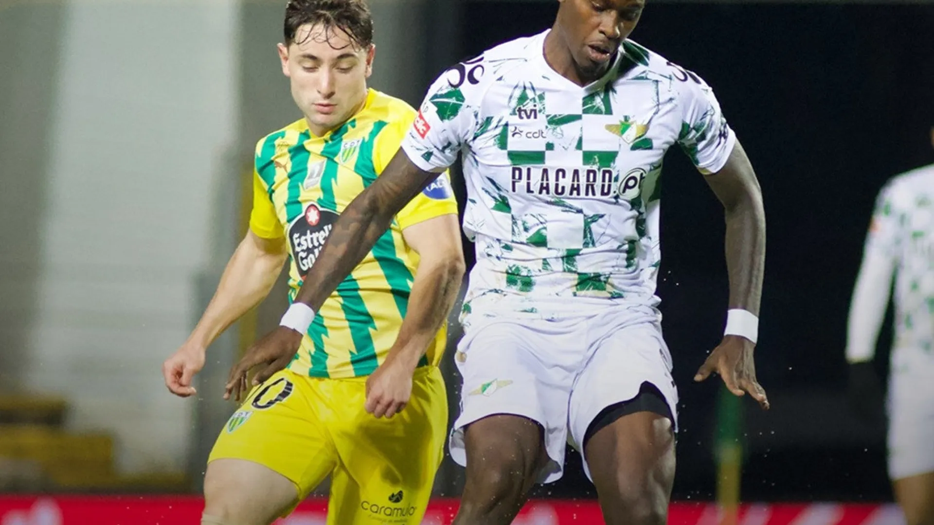 
                    Moreirense abate Tondela e cola-se ao Sp. Braga no acerto da jornada
                