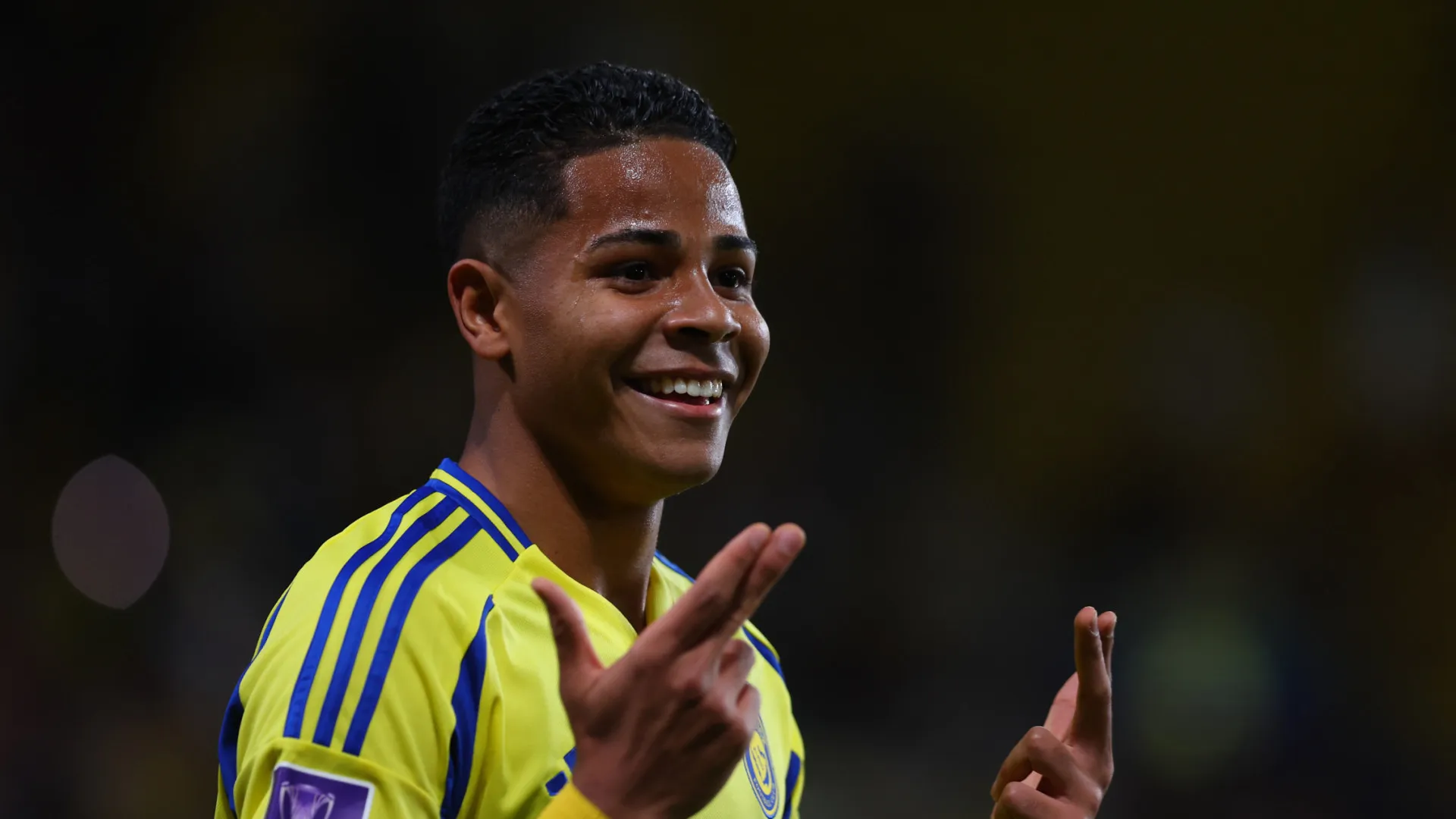 
                    EM DIRETO: Siga os rumores e os negócios do mercado de transferências
                