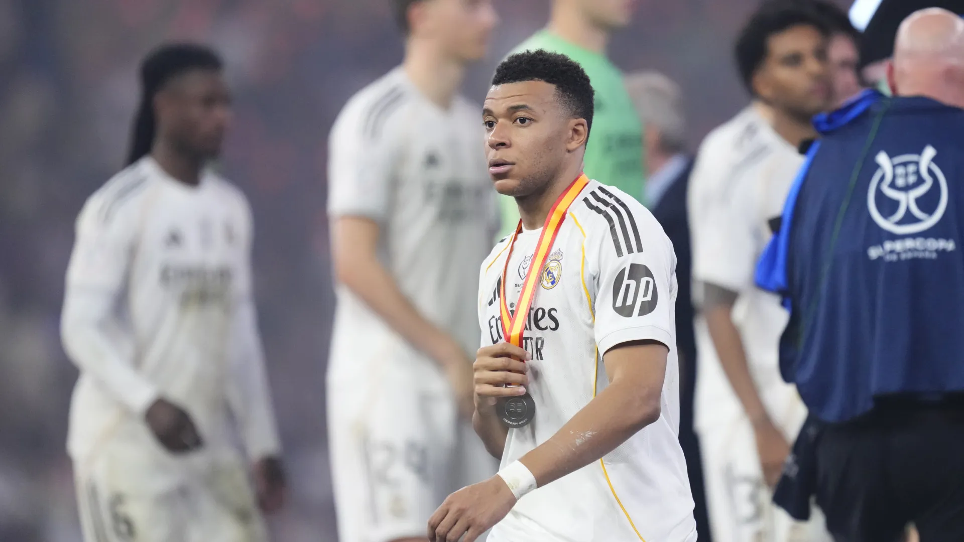 
                    Presidente do Barcelona atira-se a Mbappé: 