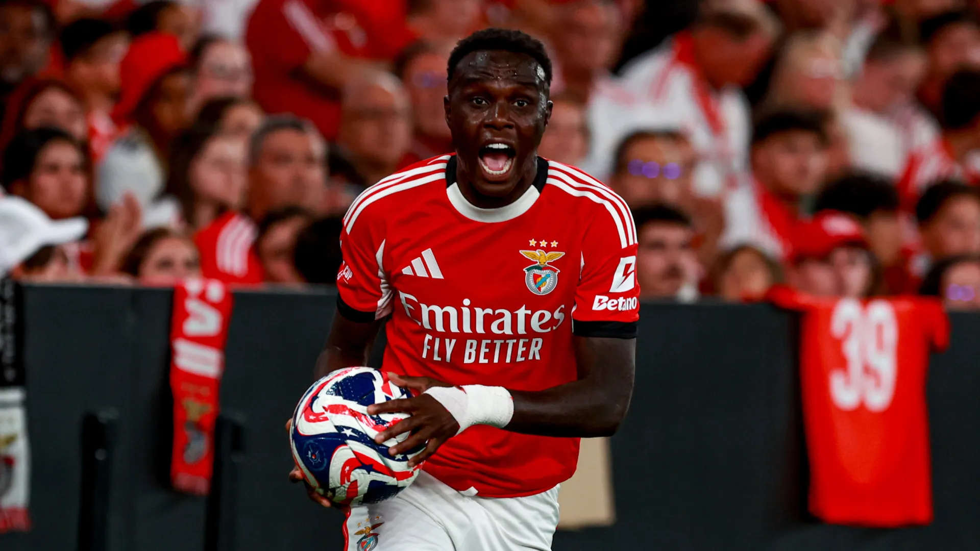 
                    Mourinho com grande novidade no Benfica: Bruma está de volta aos treinos
                