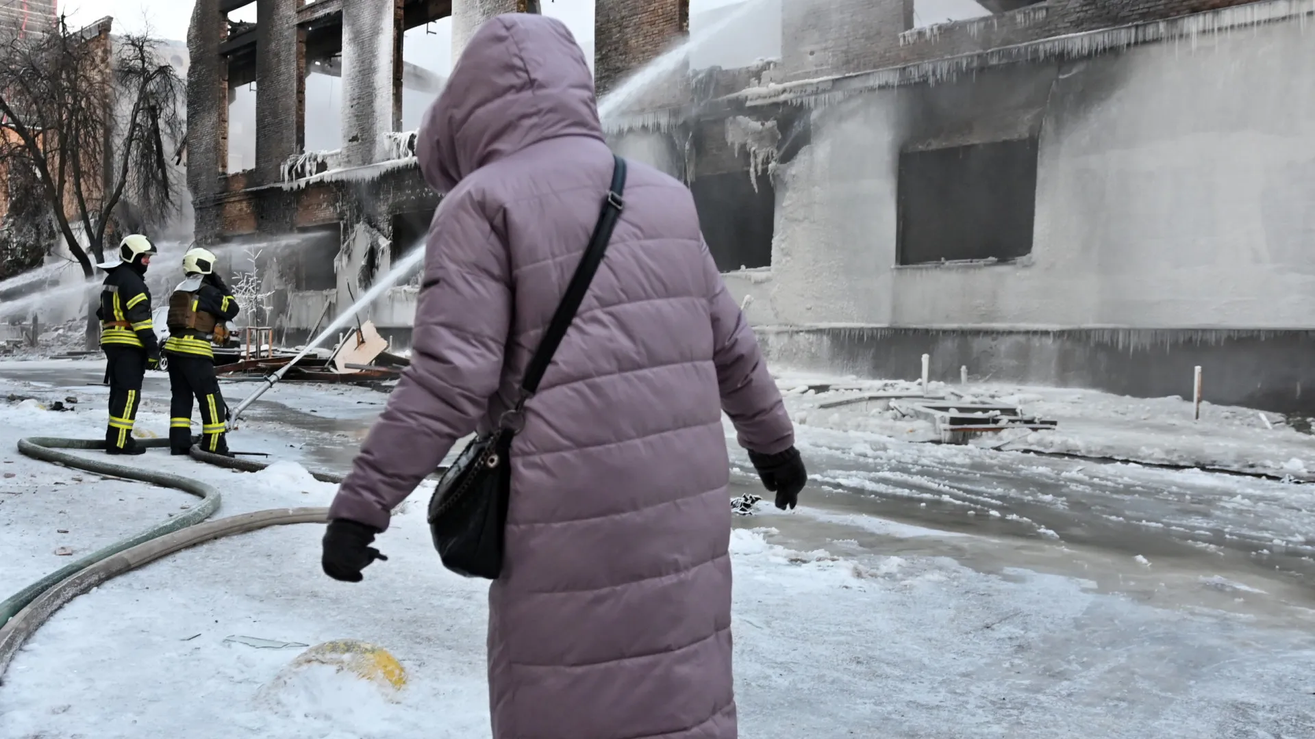
                    Ataque russo atinge clínica pediátrica na Ucrânia. Há quatro mortos
                