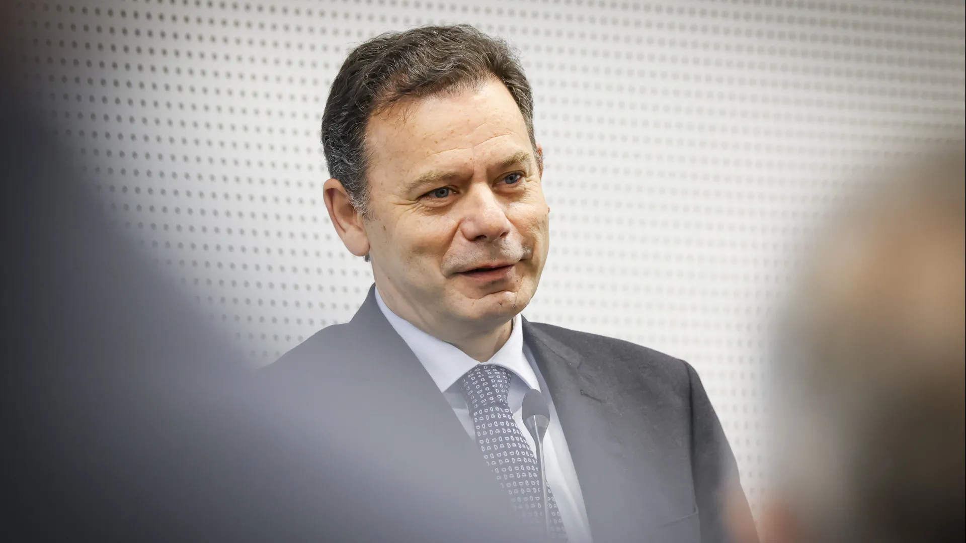 
                    Montenegro afirma que Portugal está 