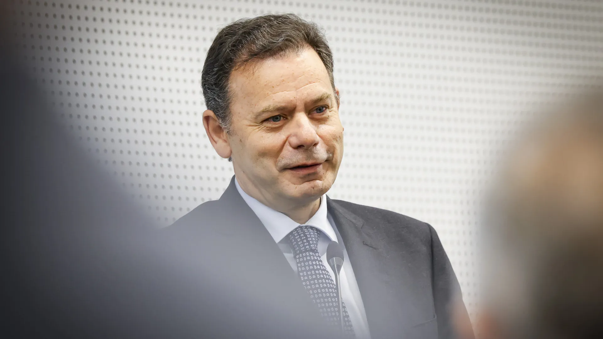 
                    Primeiro-ministro no Parlamento quinta-feira, 8 dias depois do previsto
                