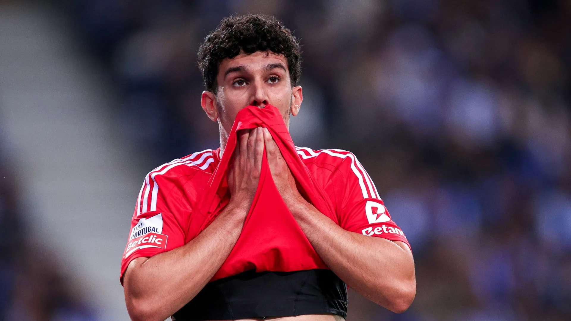 
                    Tomás Araújo é baixa de última hora para o Casa Pia-Benfica
                