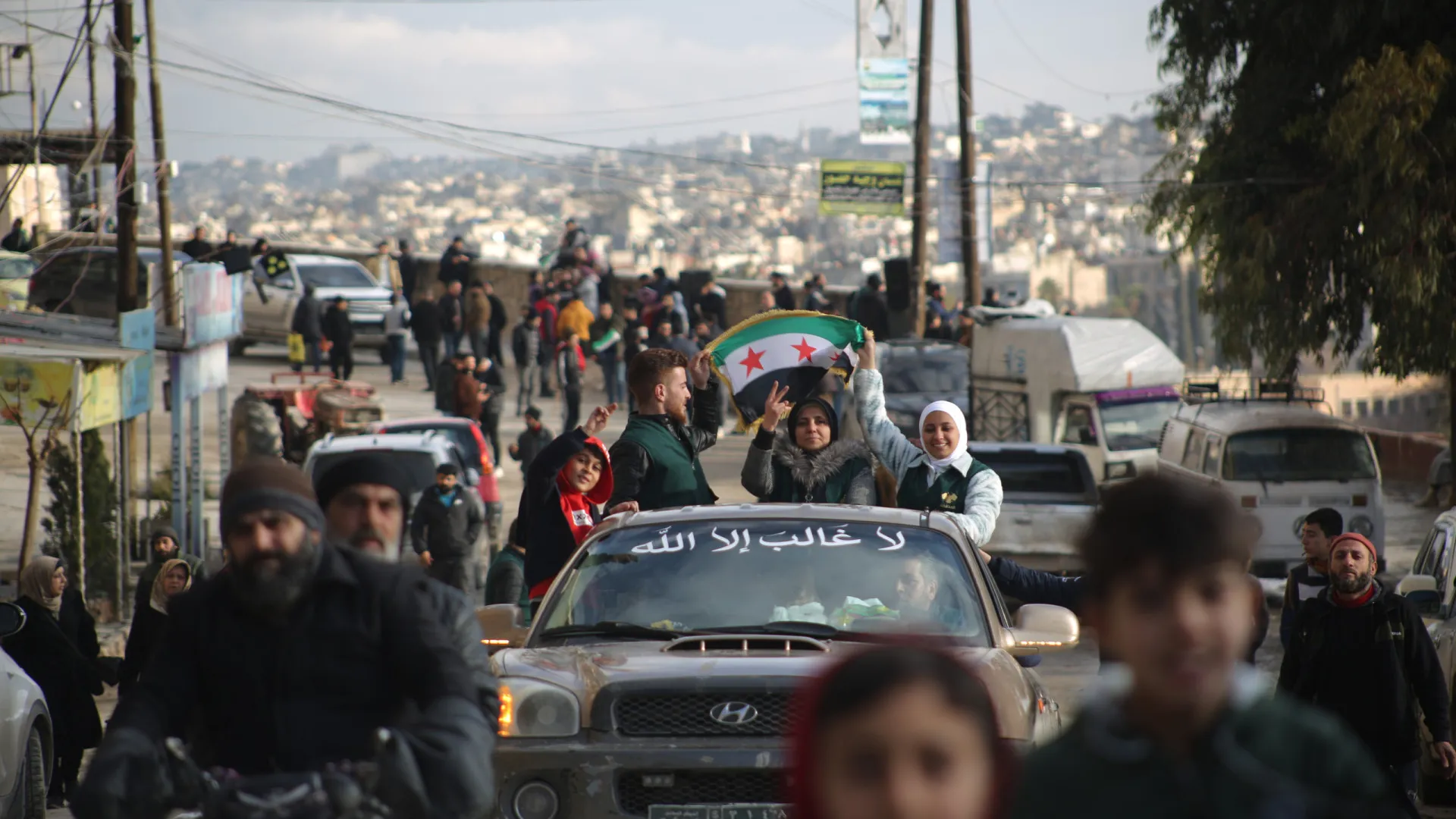 
                    Cessar-fogo em Alepo quebrado por ataques entre exército e forças curdas
                