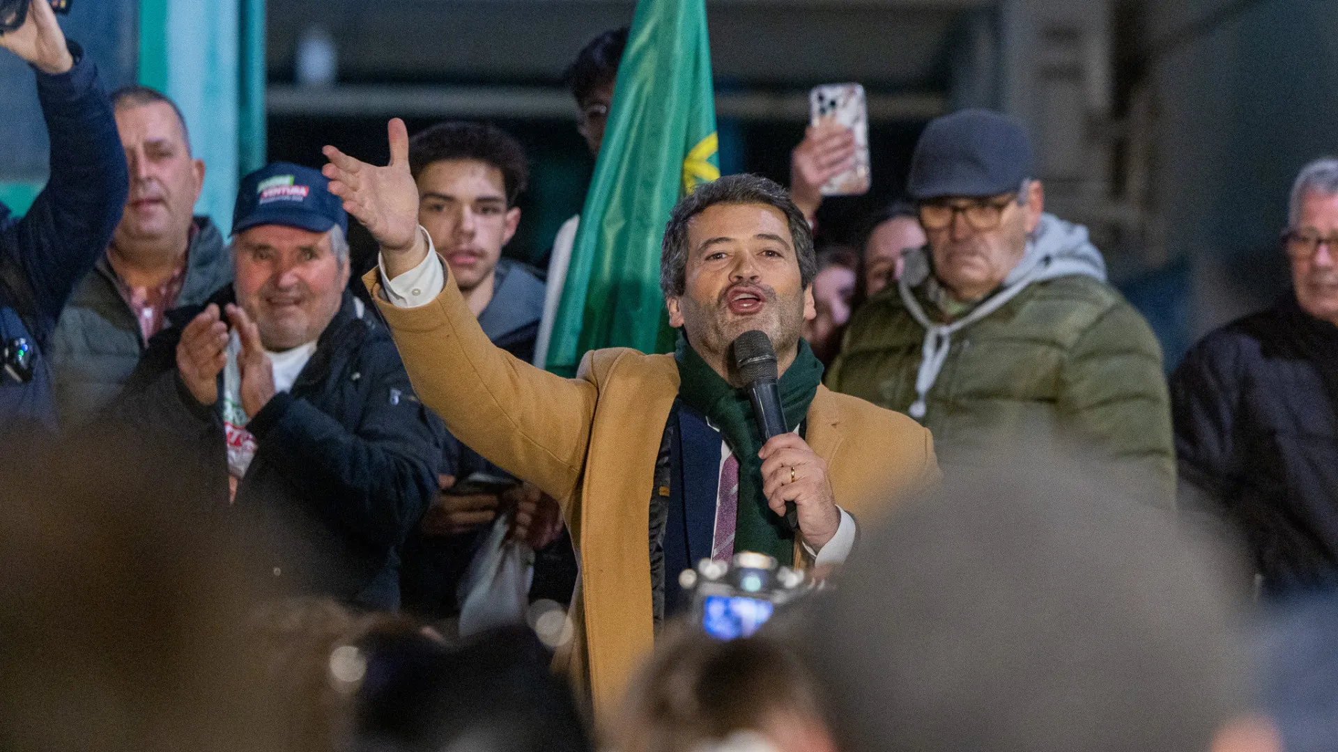 
                    Na campanha de Ventura, são muitos os lamentos de quem se sente esquecido
                