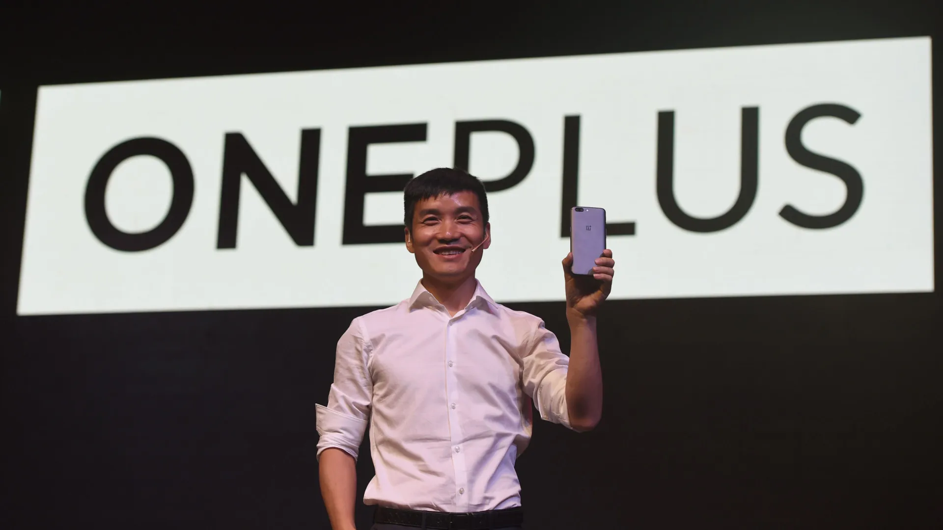 
                    CEO da OnePlus alvo de mandado de detenção em Taiwan
                