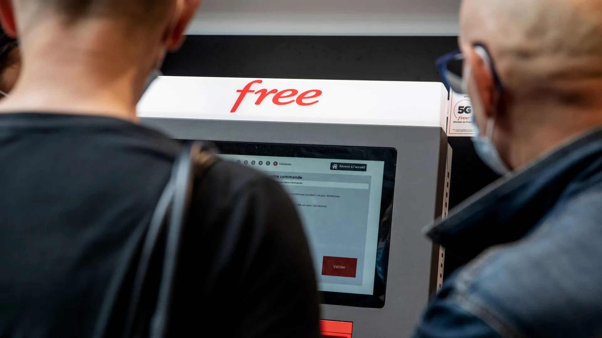 
                    Proteção de dados. Operadora francesa Free multada em 42 milhões
                