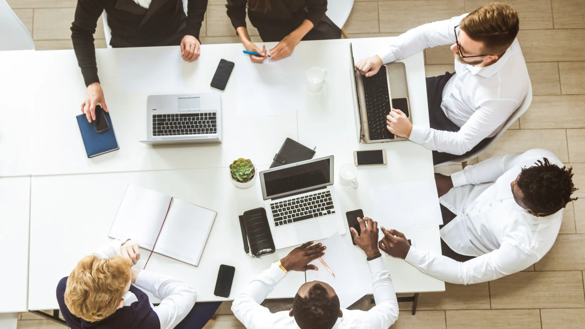 
                    Atenção, empresas: Estes são os 5 principais riscos imediatos para 2026
                