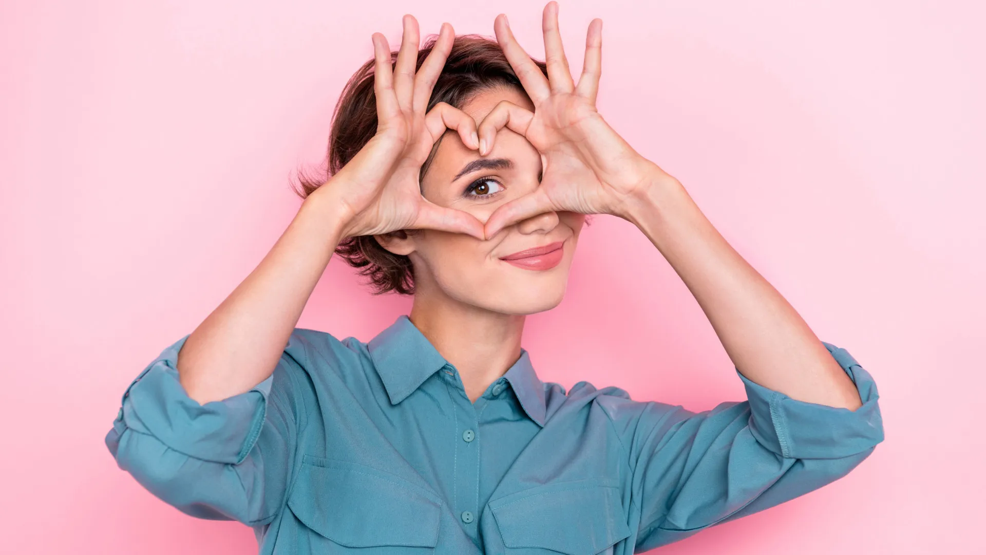 
                    Um grande amor chega a partir de hoje para estes 3 signos do zodíaco
                