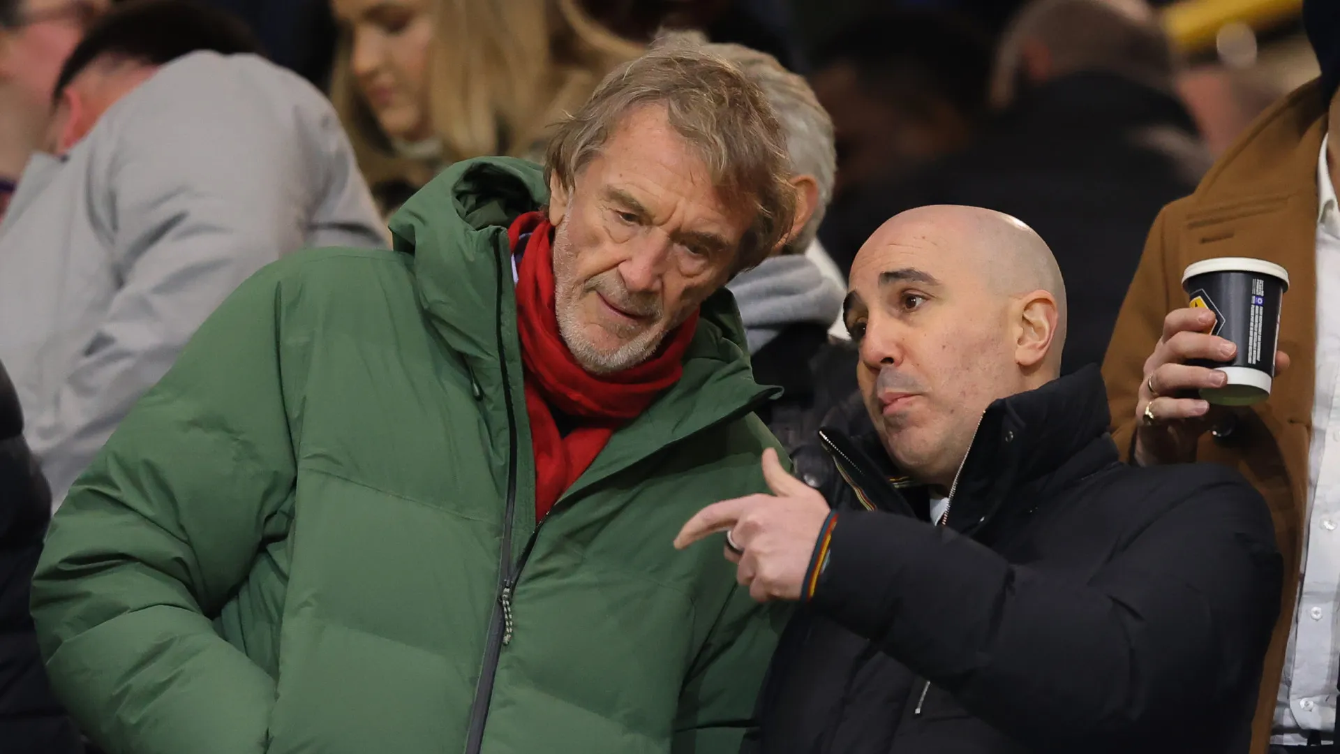 
                    United arrasado após despedir Amorim: 