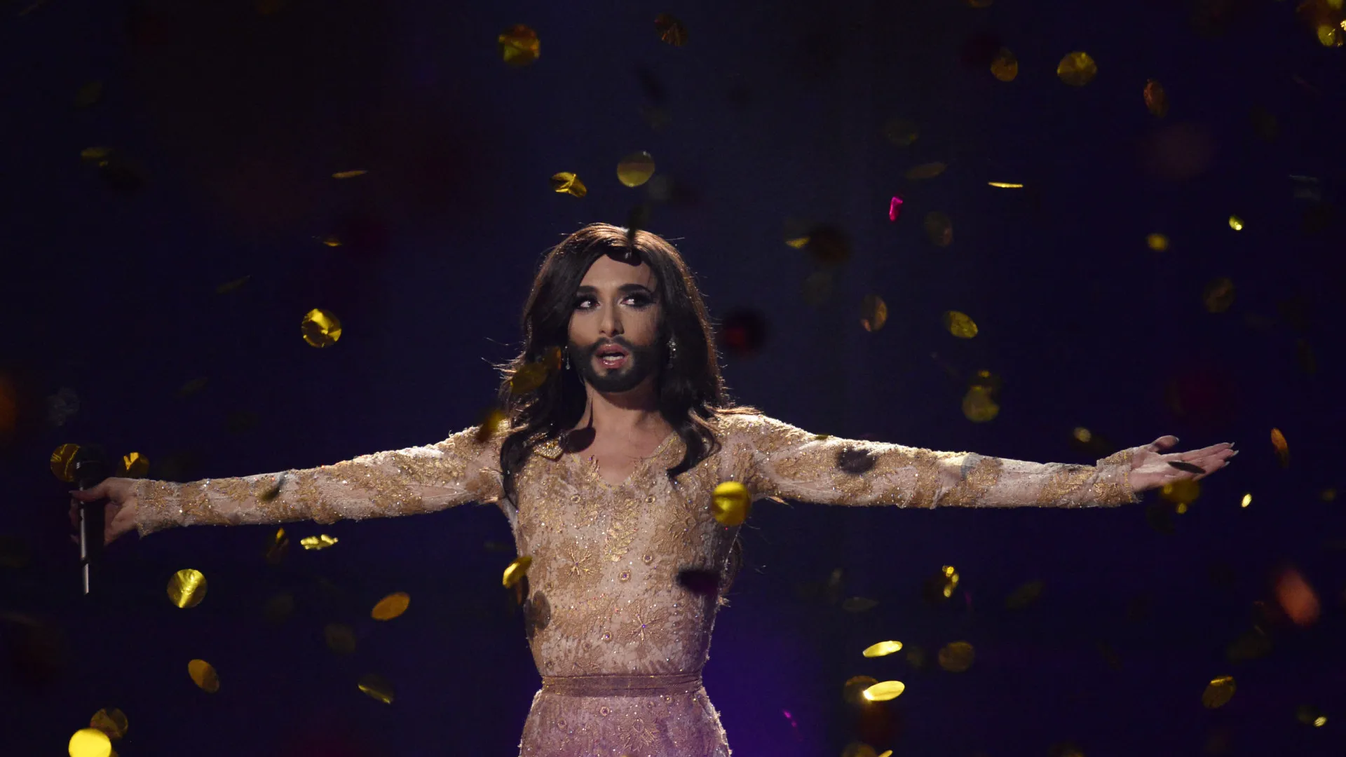 
                    Conchita afasta-se da Eurovisão 12 anos após vitória: 
