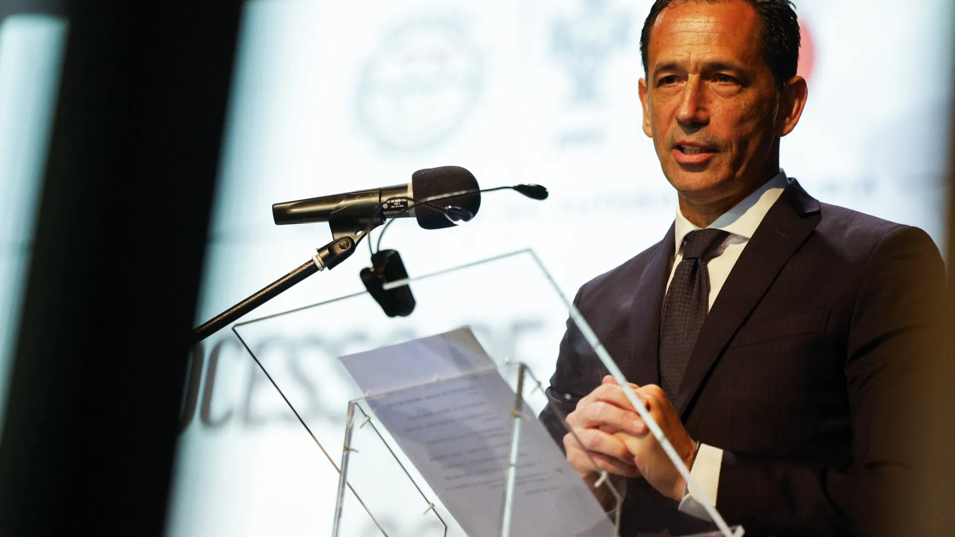 
                    Proença marca presença na gala da ANTF e falha Clássico: 