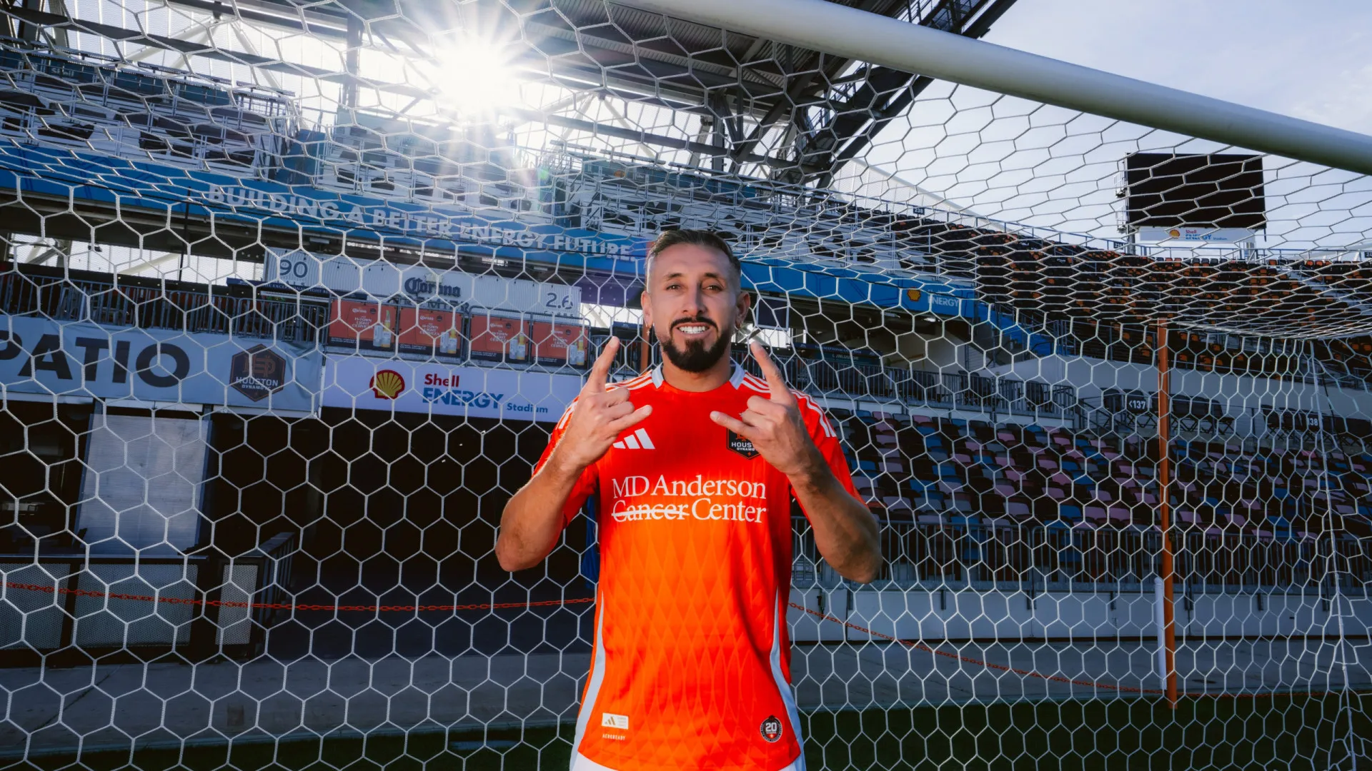 
                    EM DIRETO: Siga os rumores e os negócios do mercado de transferências
                