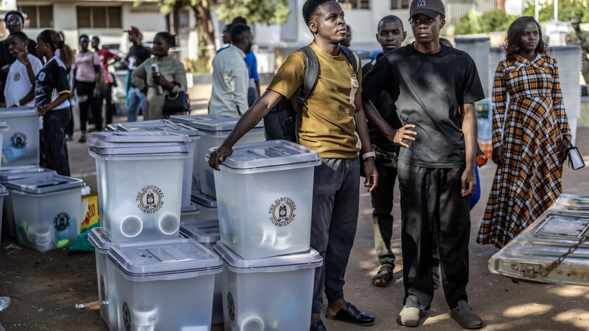 
                    Oposição do Uganda acusa governo de boicotar eleições 