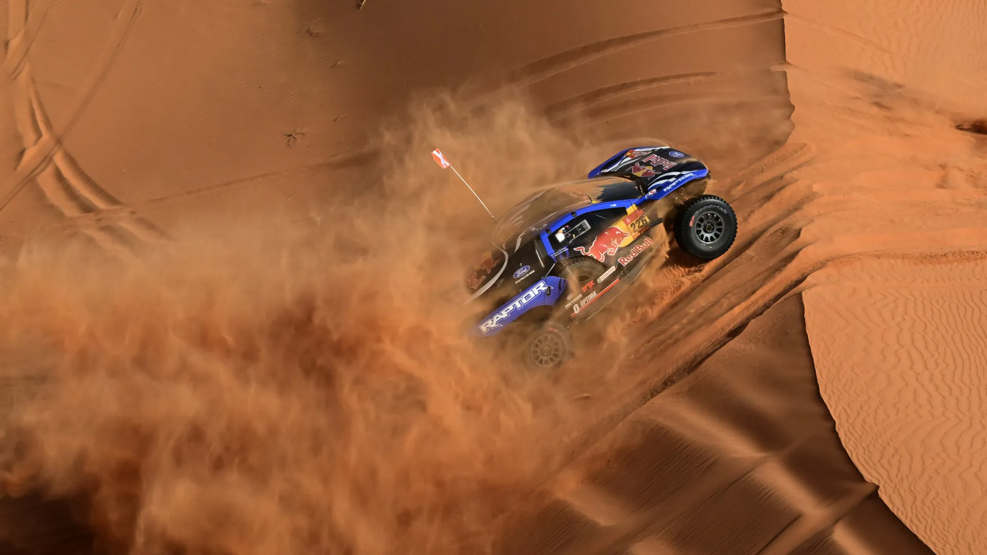 
                    Dakar, Etapa 11: Ekström vence e portugueses no top 5. Líder perde tempo
                