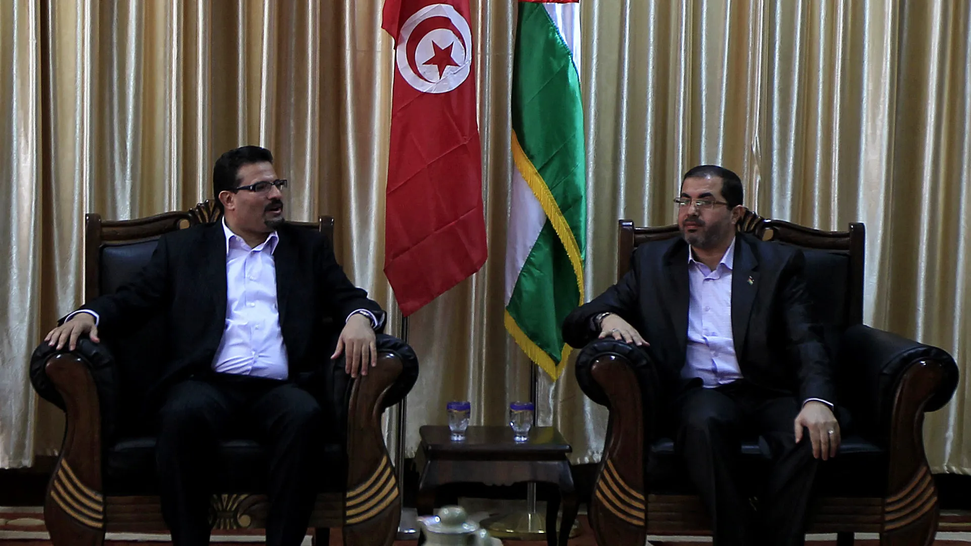 
                    Comité palestiniano de peritos consolidará trégua, considera Hamas
                