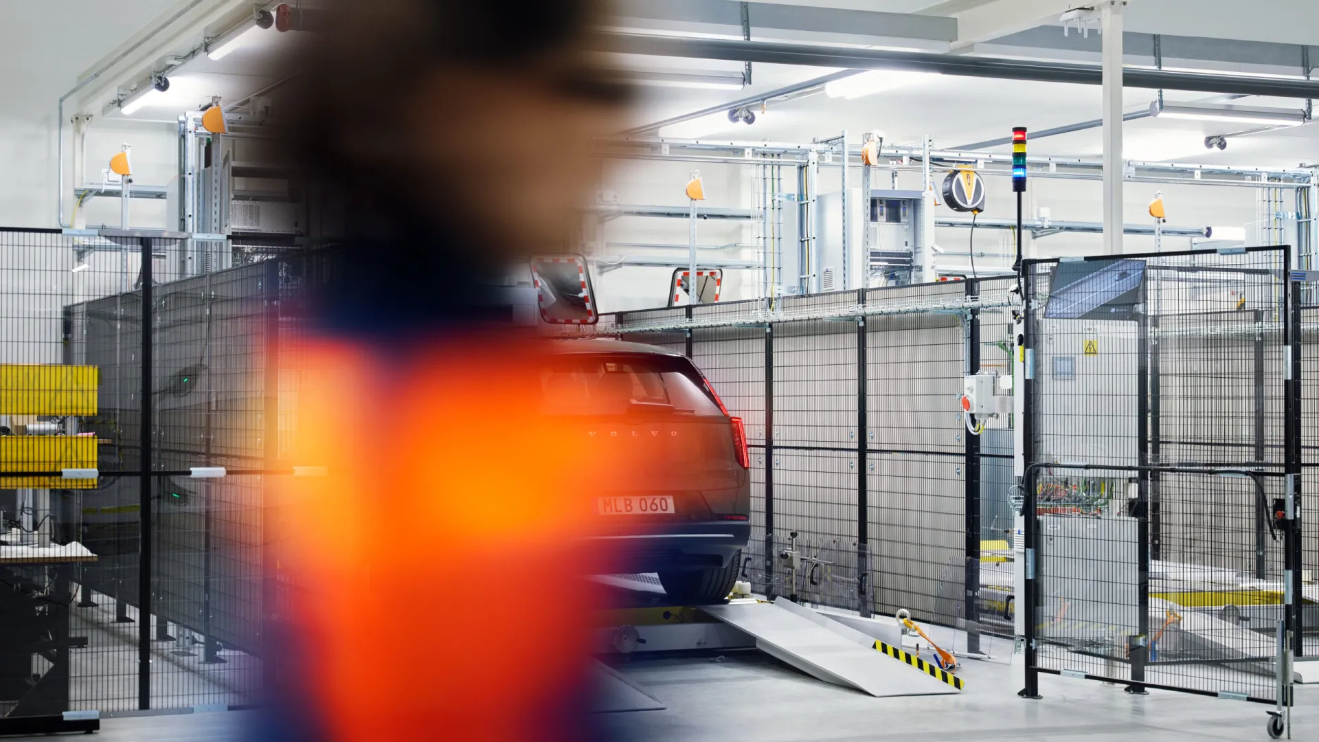 
                    Novo Volvo EX60 estreia assistente de IA Gemini. As possibilidades
                