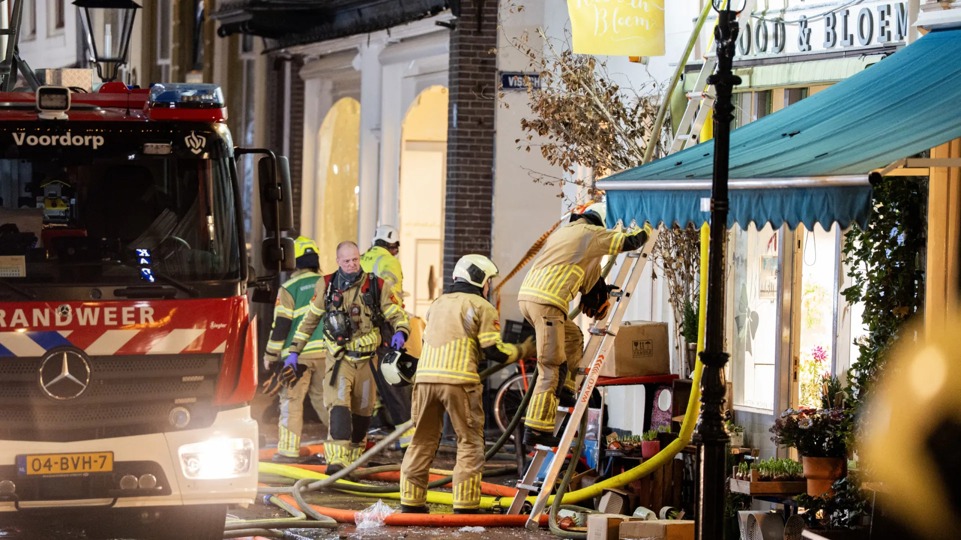 
                    Explosão em Utrecht provoca grande incêndio e pelo menos quatro feridos
                