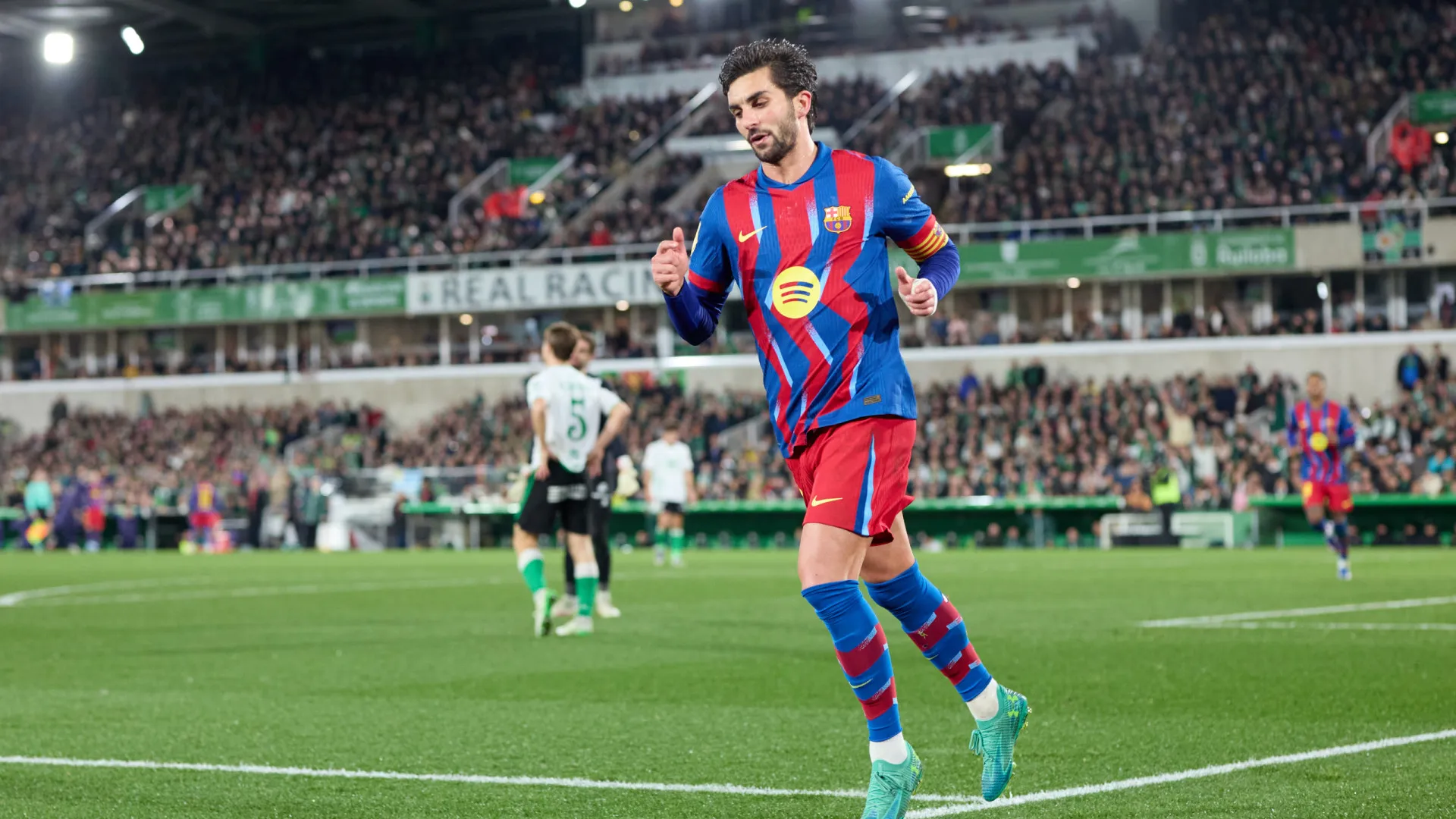 
                    Barcelona sofre para passar em Santander. Valencia vence com distinção
                