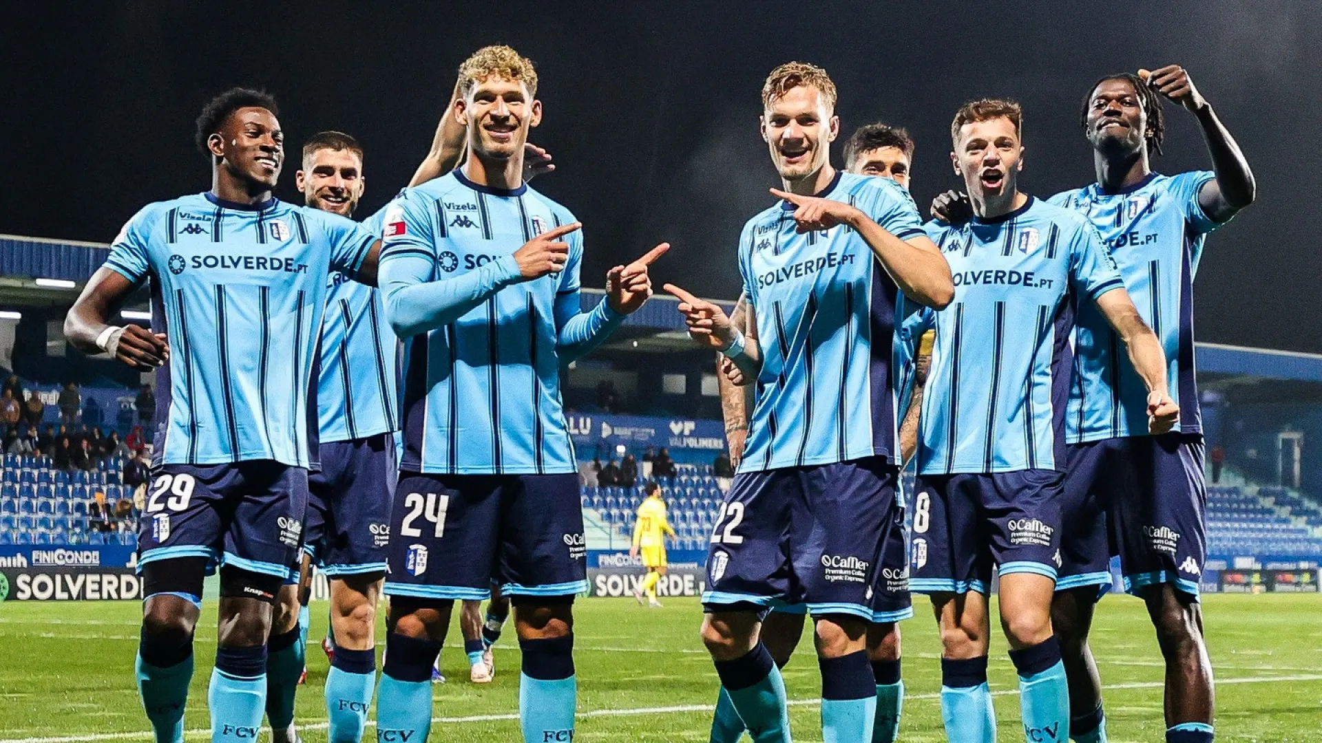 
                    Vizela vence com segunda parte de luxo e sobe a 'Paços' na luta da subida
                