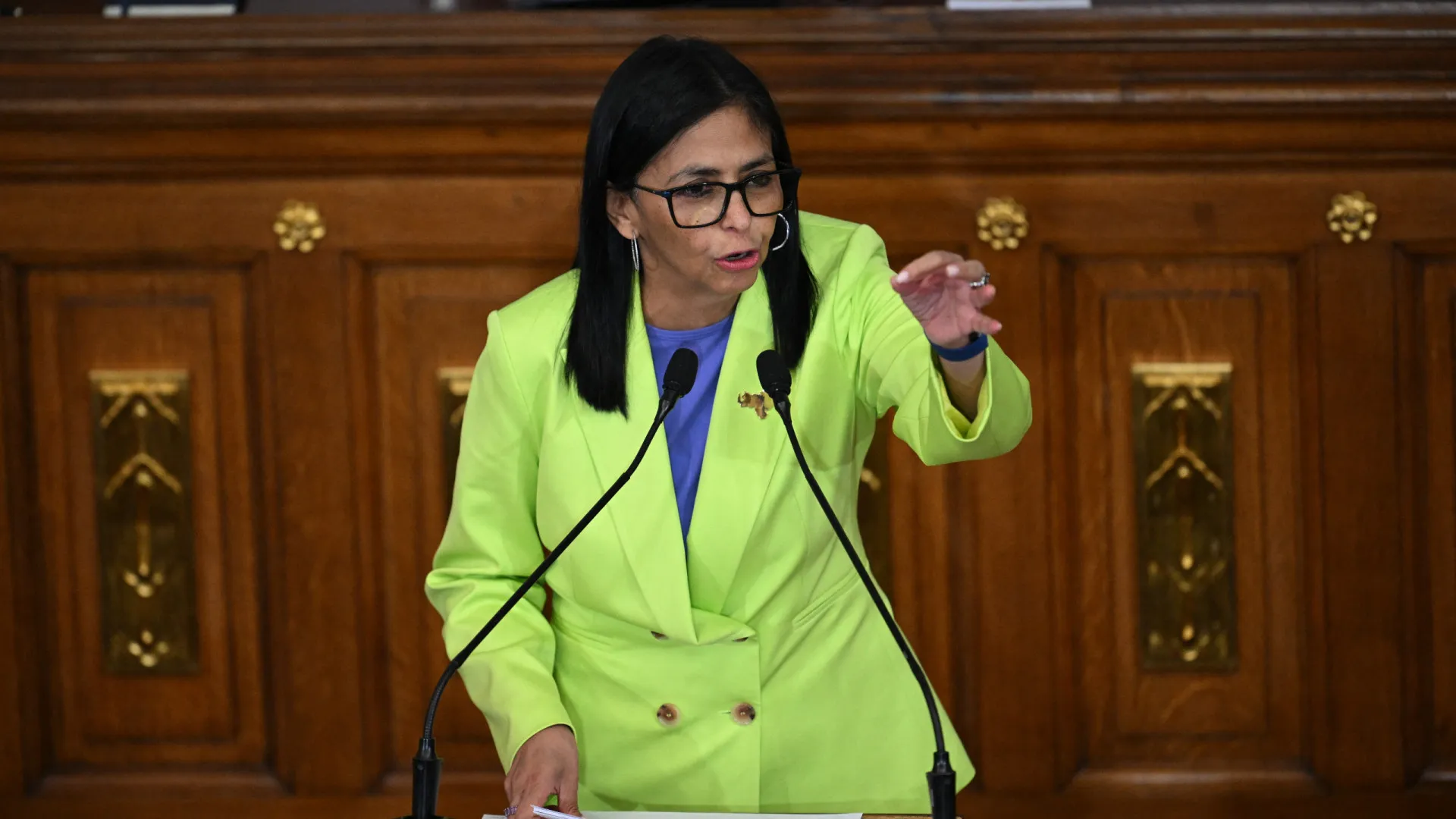 
                    Delcy Rodríguez acusa EUA de limitar possibilidades de venda do petróleo
                