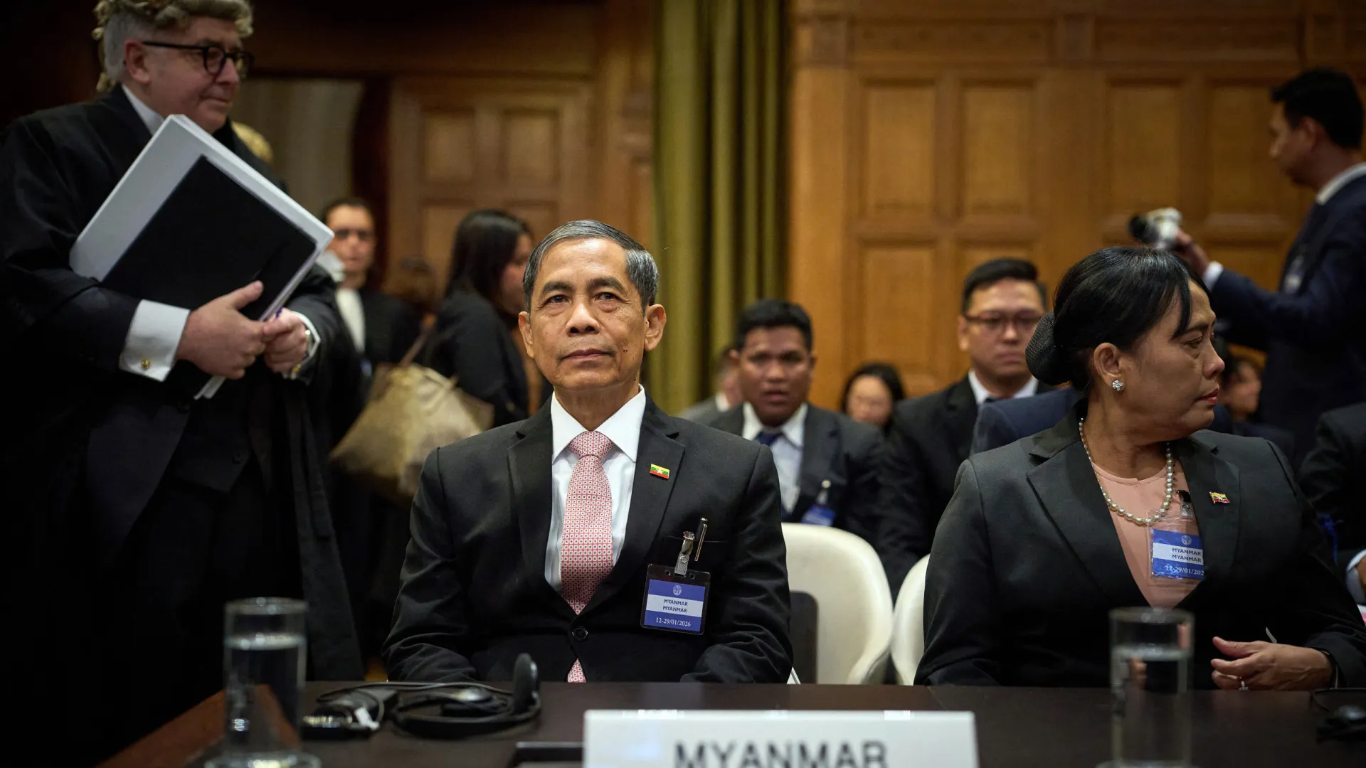 
                    Myanmar rejeita acusações de genocídio de minoria rohingya
                