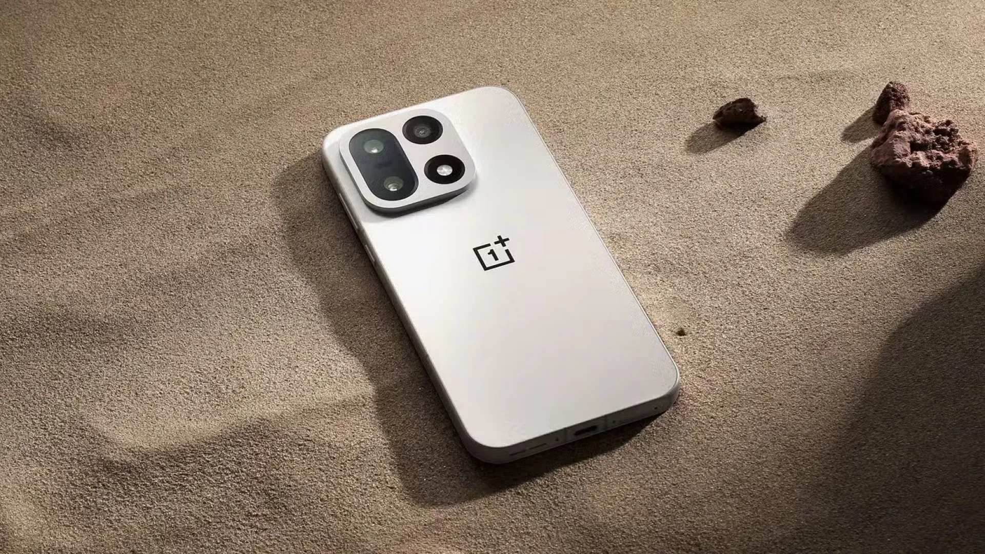 
                    Novo topo de gama da OnePlus deve ser lançado mais cedo do que o esperado
                