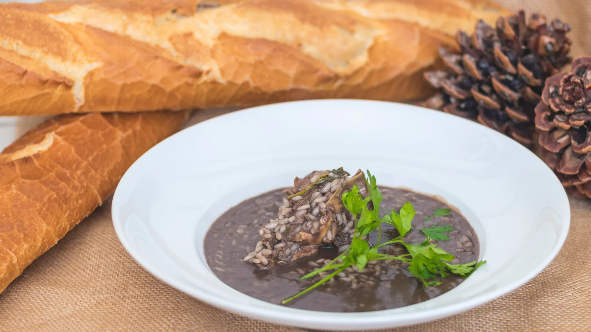 
                    Arroz de cabidela (premium). Esta receita é com coelho!
                