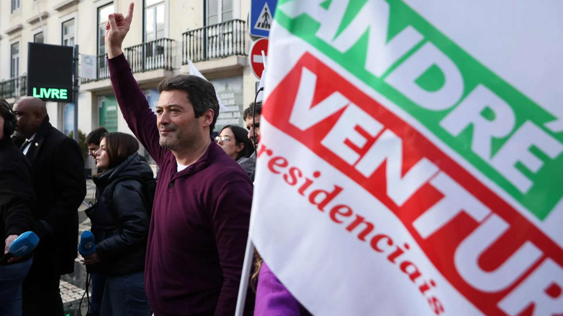 
                    André Ventura usa desinformação como 