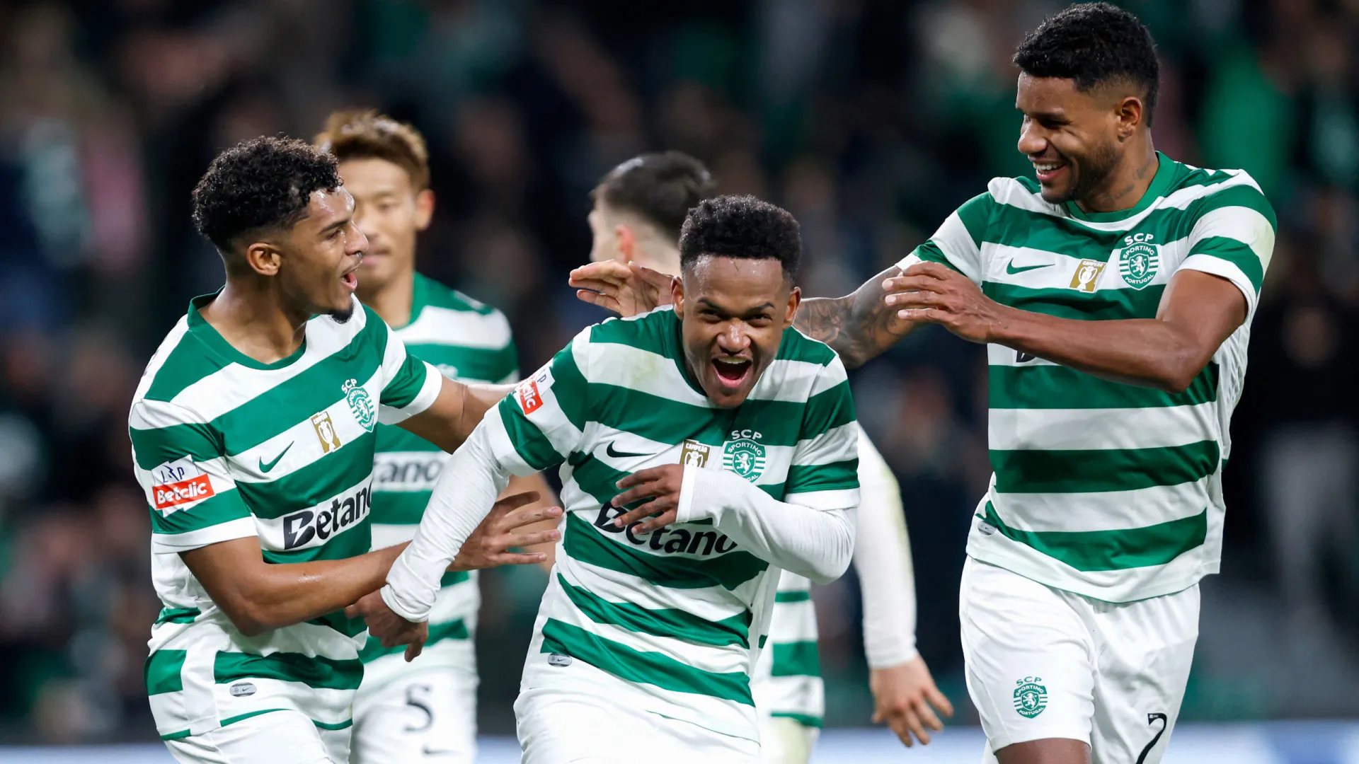 
                    Acordo fechado. Sporting renova com Geny Catamo... a pensar na venda
                