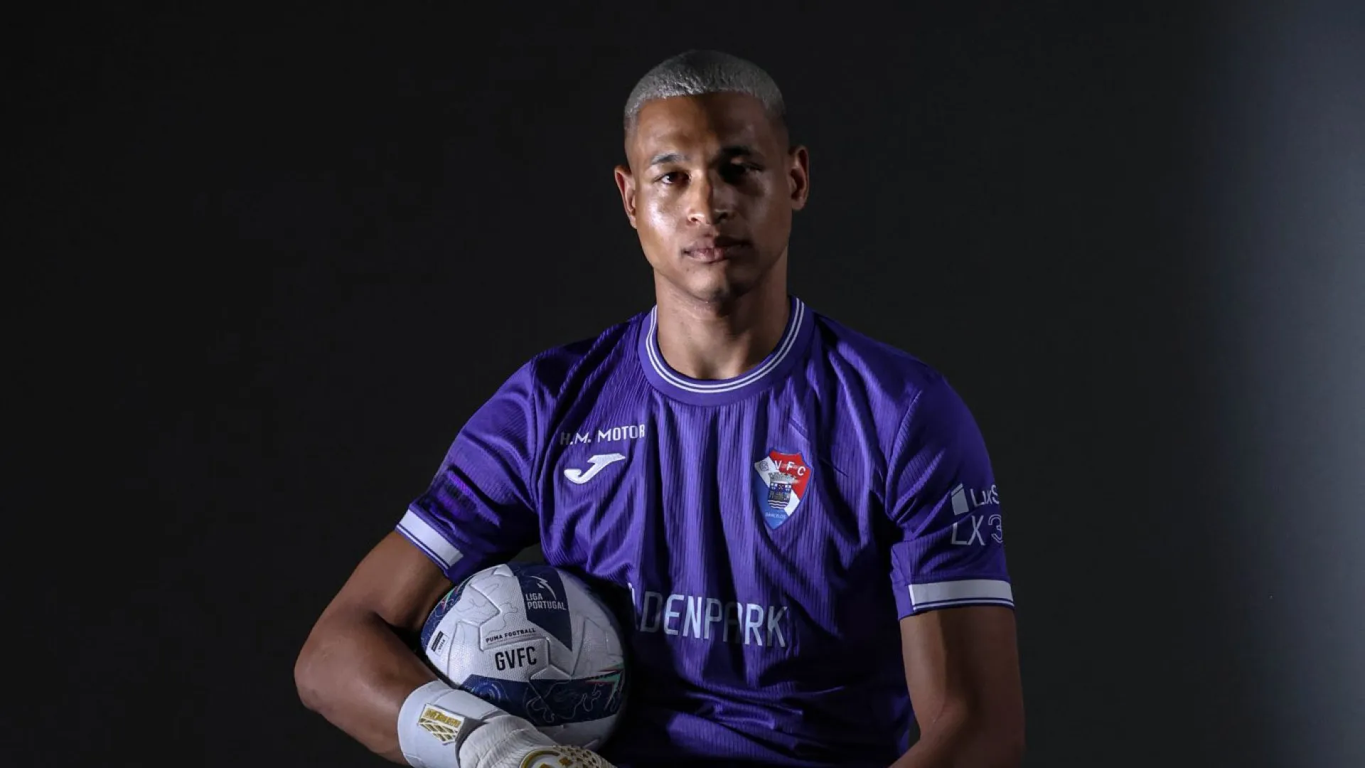 
                    EM DIRETO: Siga os rumores e os negócios do mercado de transferências
                