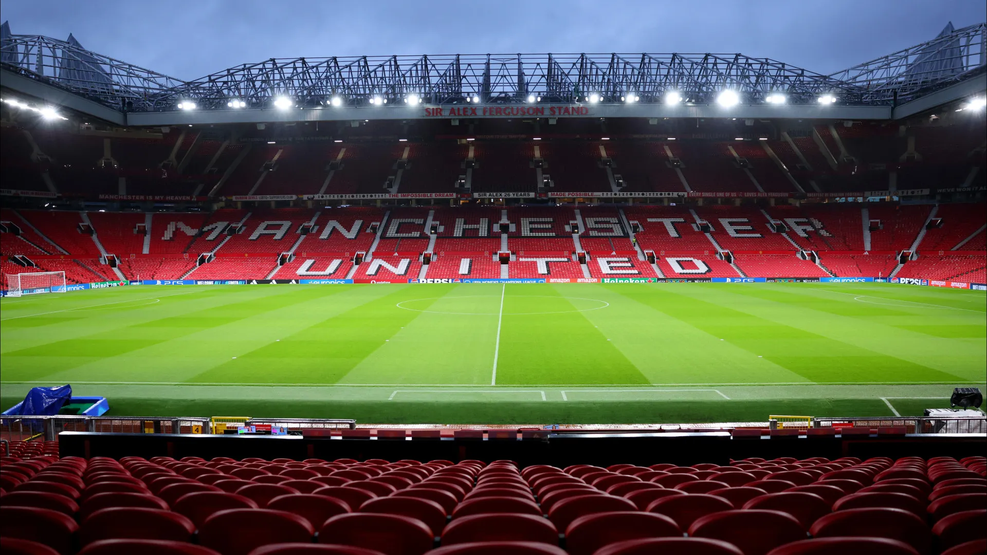 
                    EM DIRETO: Dérbi de Manchester abre a 22.ª jornada da Premier League
                