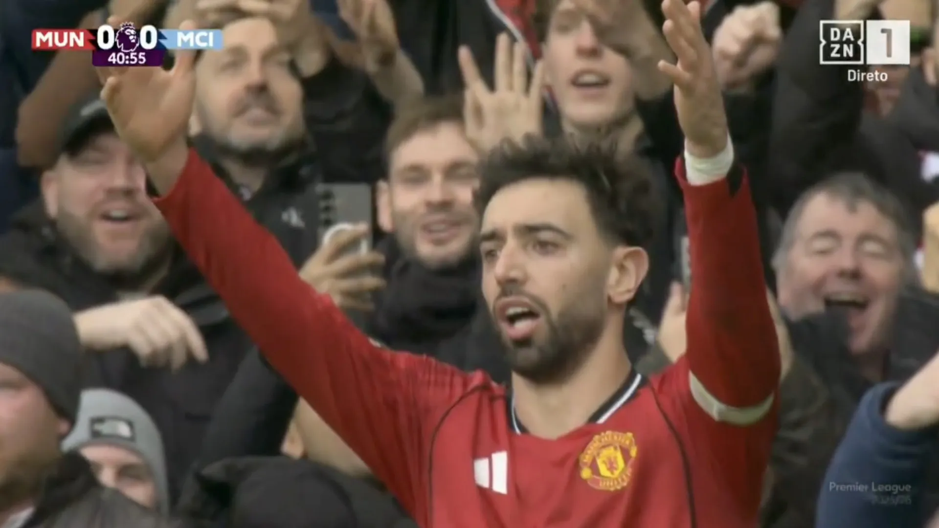 
                    Bruno Fernandes nem quis acreditar. 'Golo e meio' anulado em 6 minutos
                