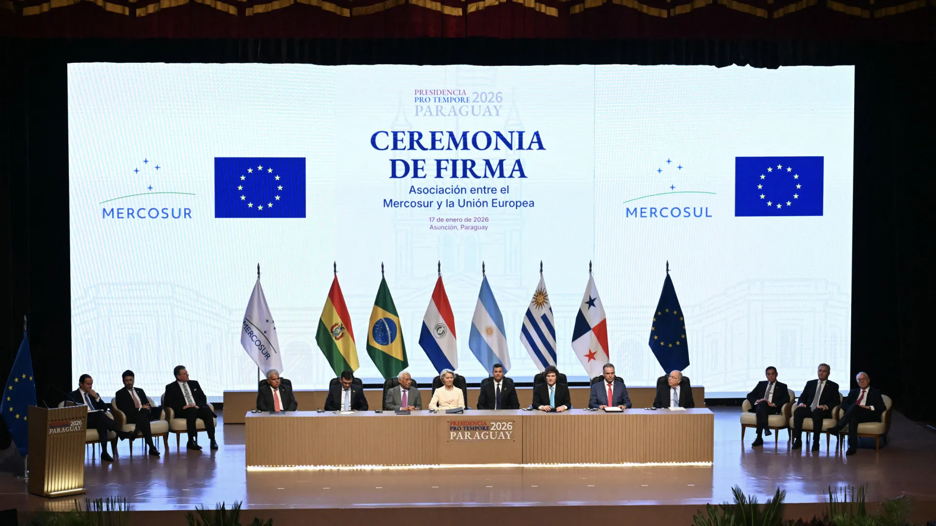 
                    Começa cerimónia de assinatura do histórico acordo entre UE e Mercosul
                