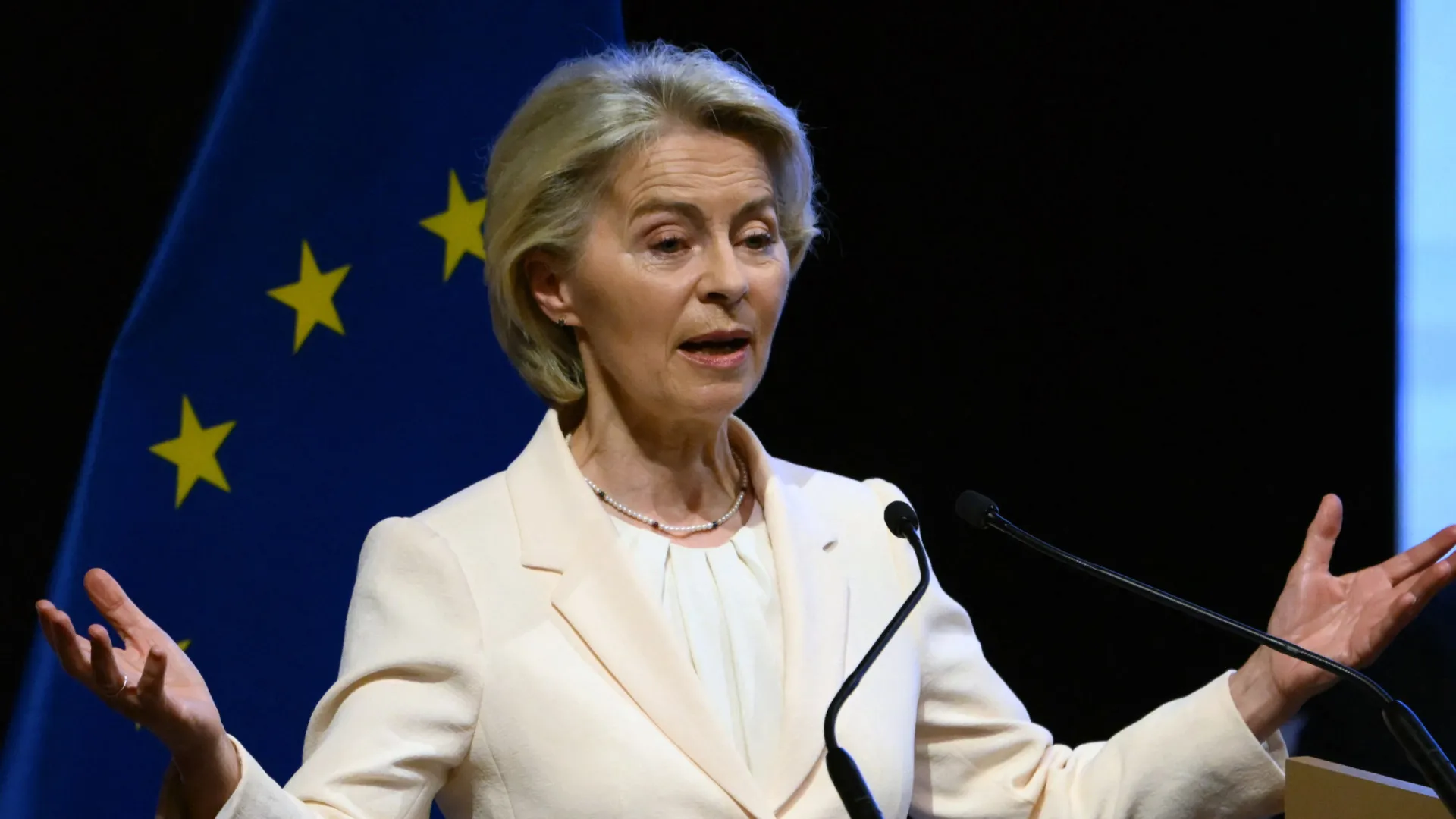 
                    Presidente da Comissão Europeia transmite condolências a Espanha
                