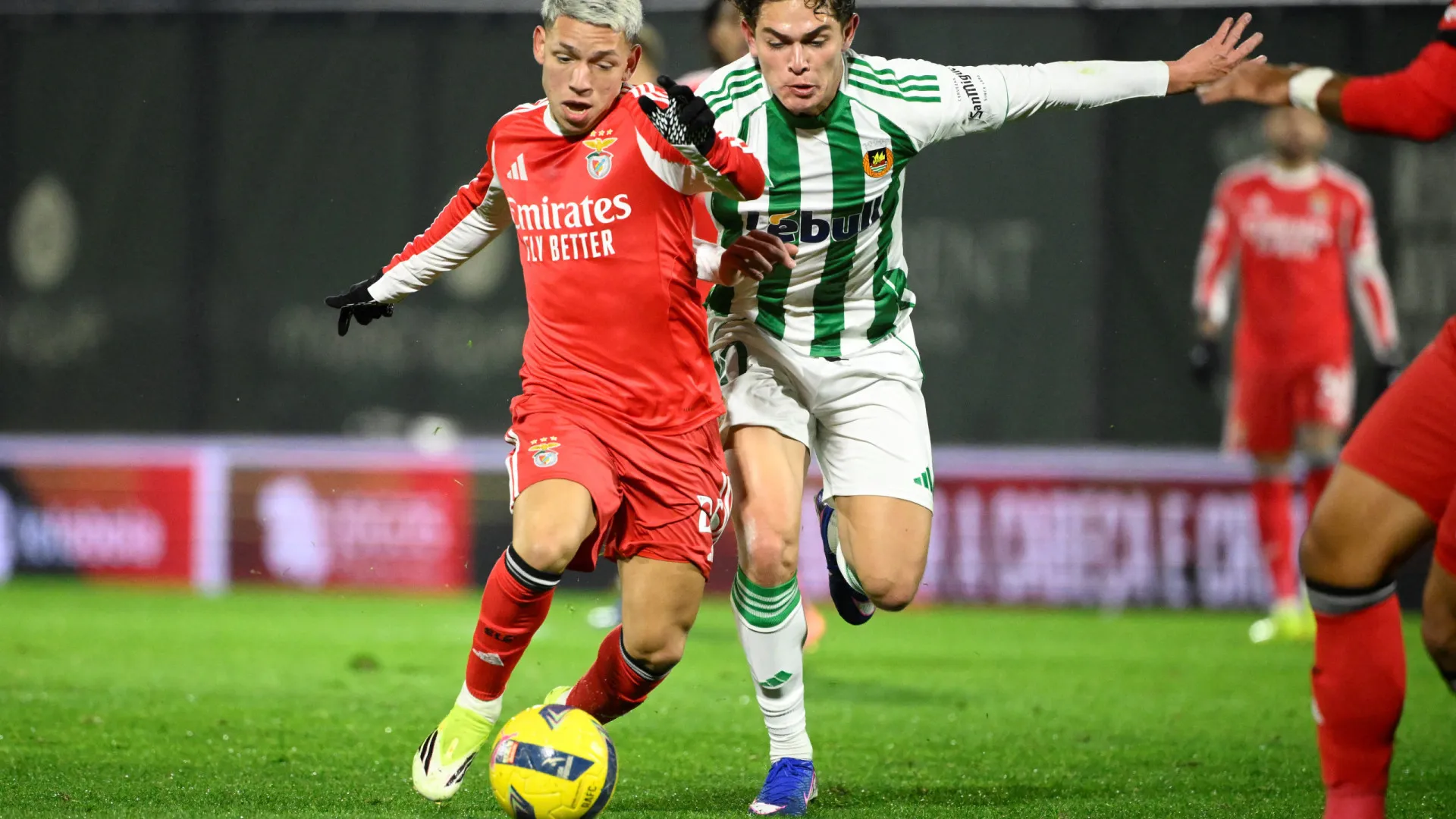 
                    EM DIRETO: Benfica entra com a 'corda toda' e já vence o Rio Ave
                