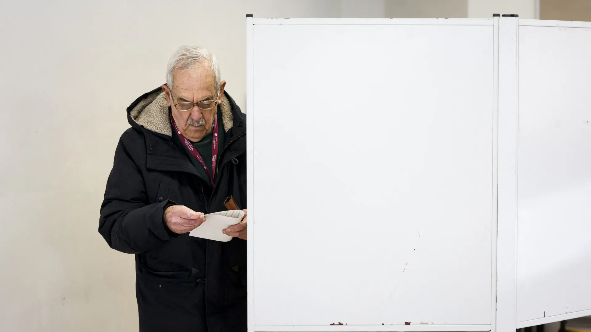 
                    Afluência às urnas em Lugano, na Suíça, acima de anteriores eleições
                