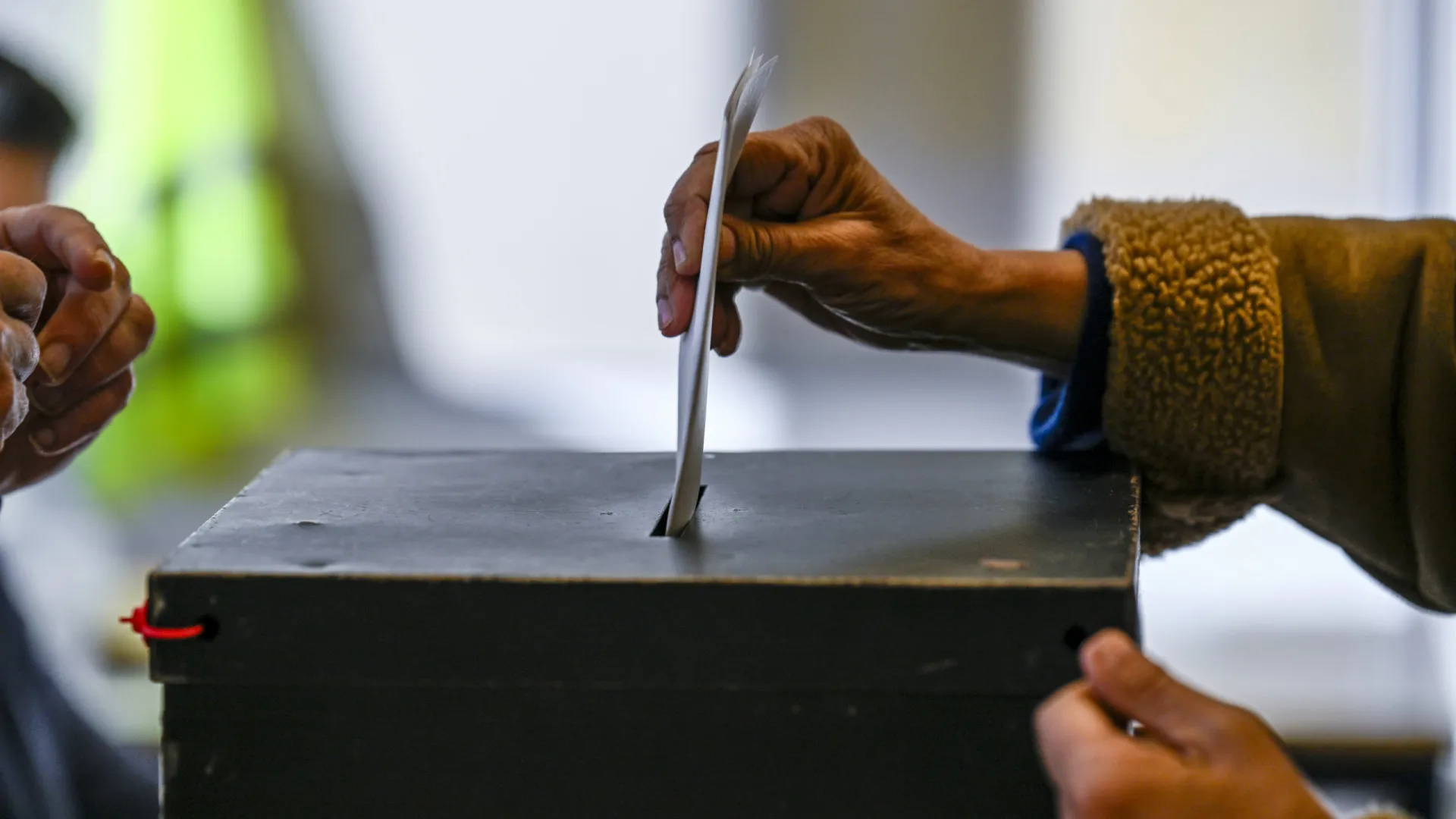 
                    Nova segunda volta 40 anos depois (com quadro político oposto)
                