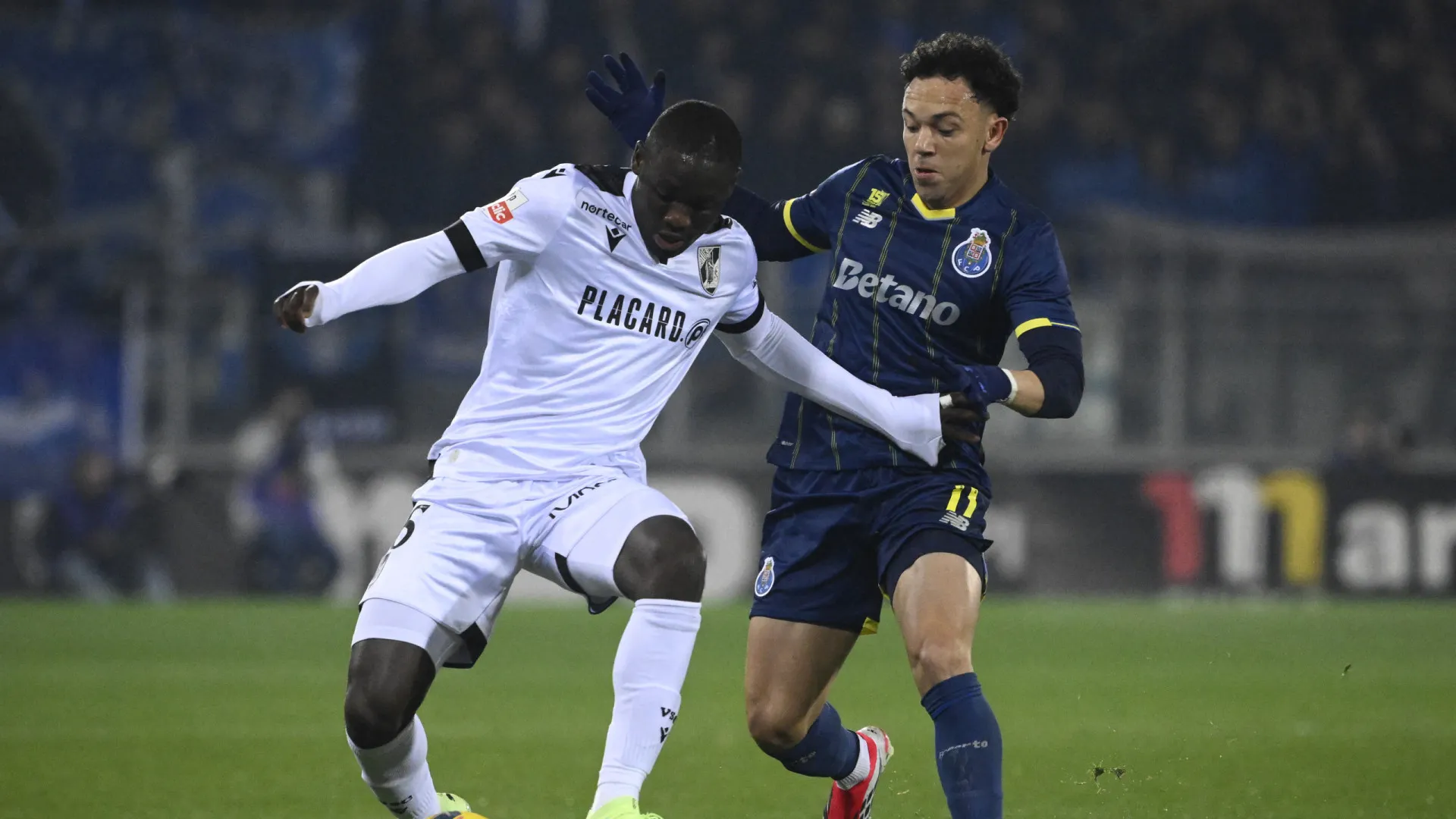 
                    EM DIRETO: Vitória SC e FC Porto já jogam em Guimarães
                