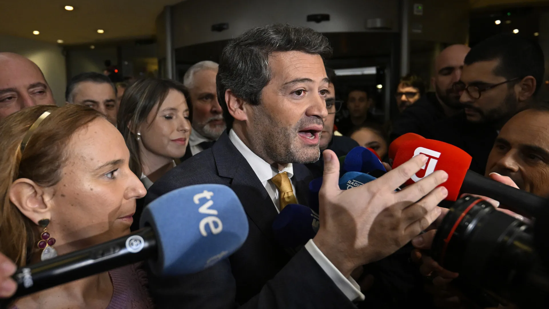 
                    Ventura ficou em 2.º lugar mas, nestes distritos, seria vencedor. Quais?
                