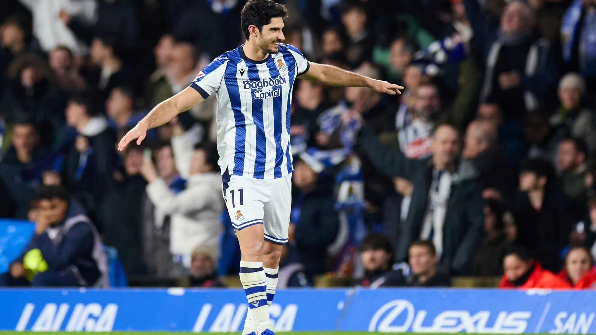 
                    Gonçalo Guedes marca na vitória da Real Sociedad sobre o líder Barcelona
                