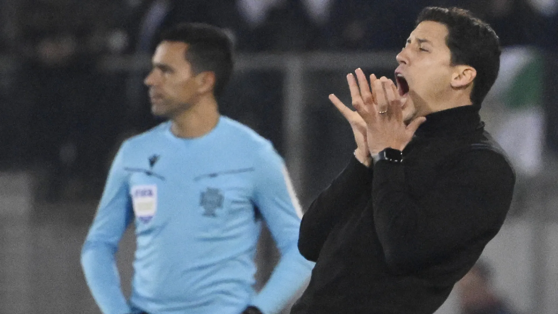 
                    Luís Pinto irritado após Vitória-FC Porto: 