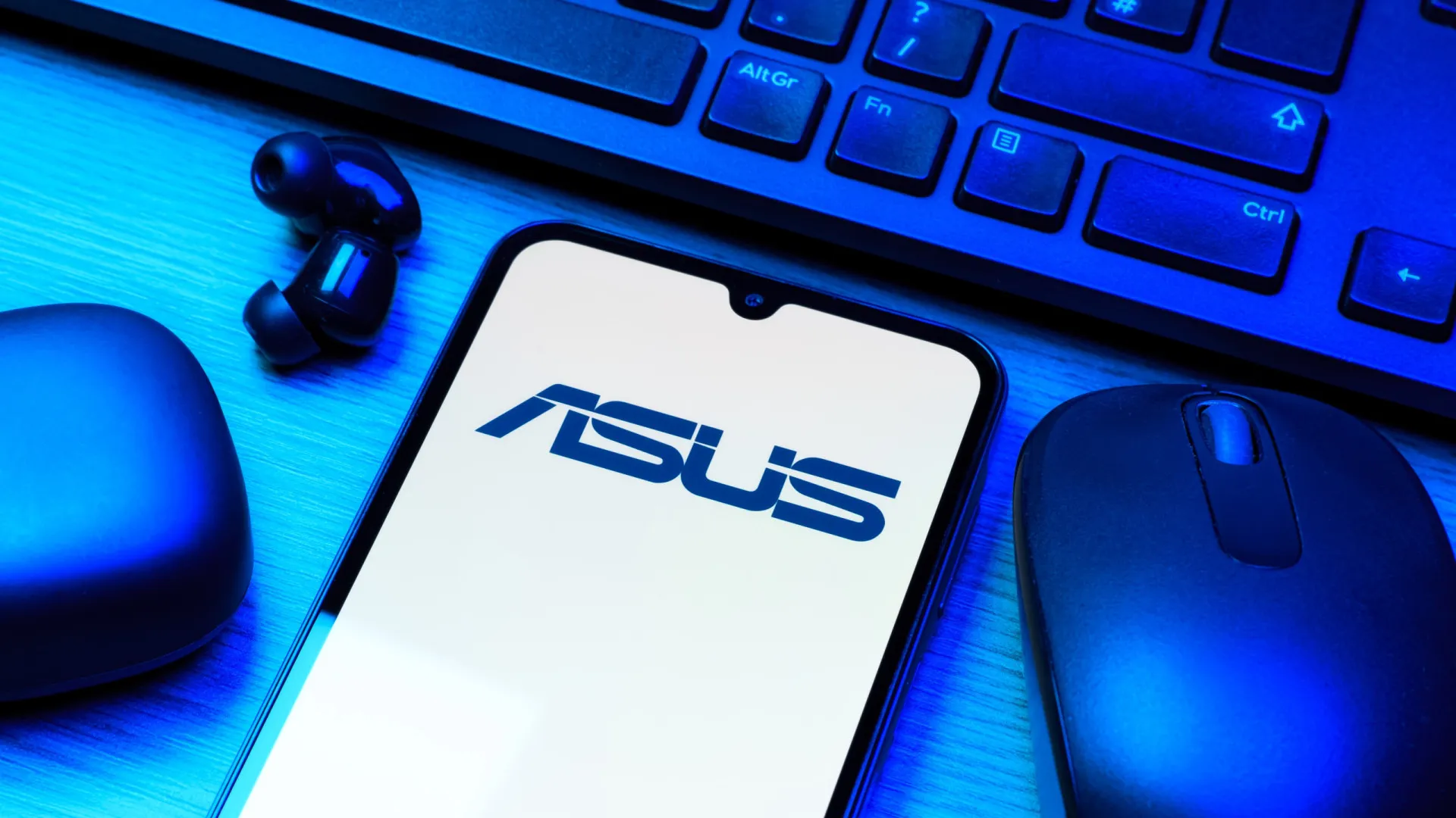 
                    É oficial. Asus vai mesmo afastar-se do mercado de telemóveis
                