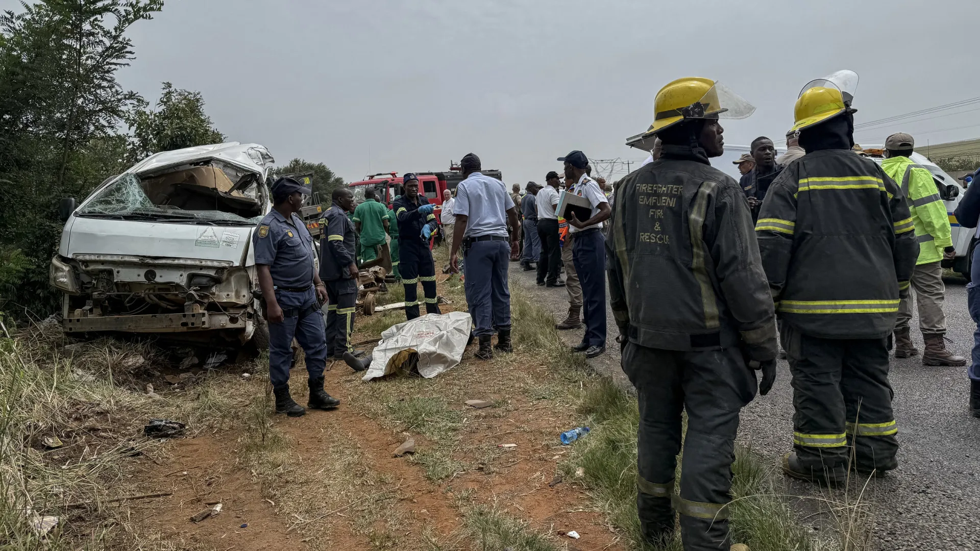
                    Treze estudantes morreram num acidente de autocarro na África do Sul
                