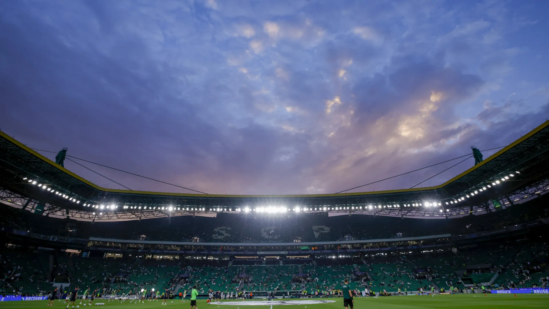 
                    Sporting-PSG: Reino do leão recebe campeão... de olho na qualificação
                