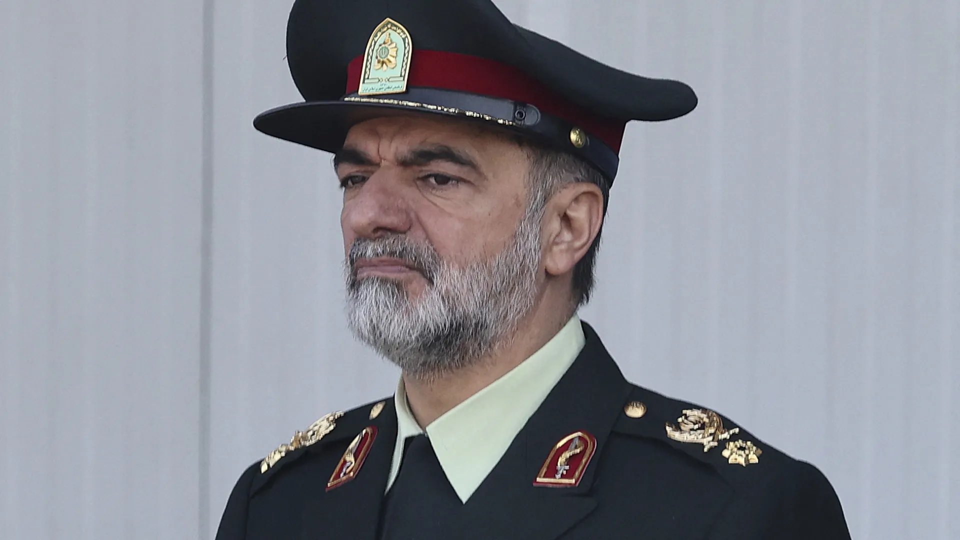 
                    Irão: Chefe da polícia faz ultimato aos participantes nos protestos
                