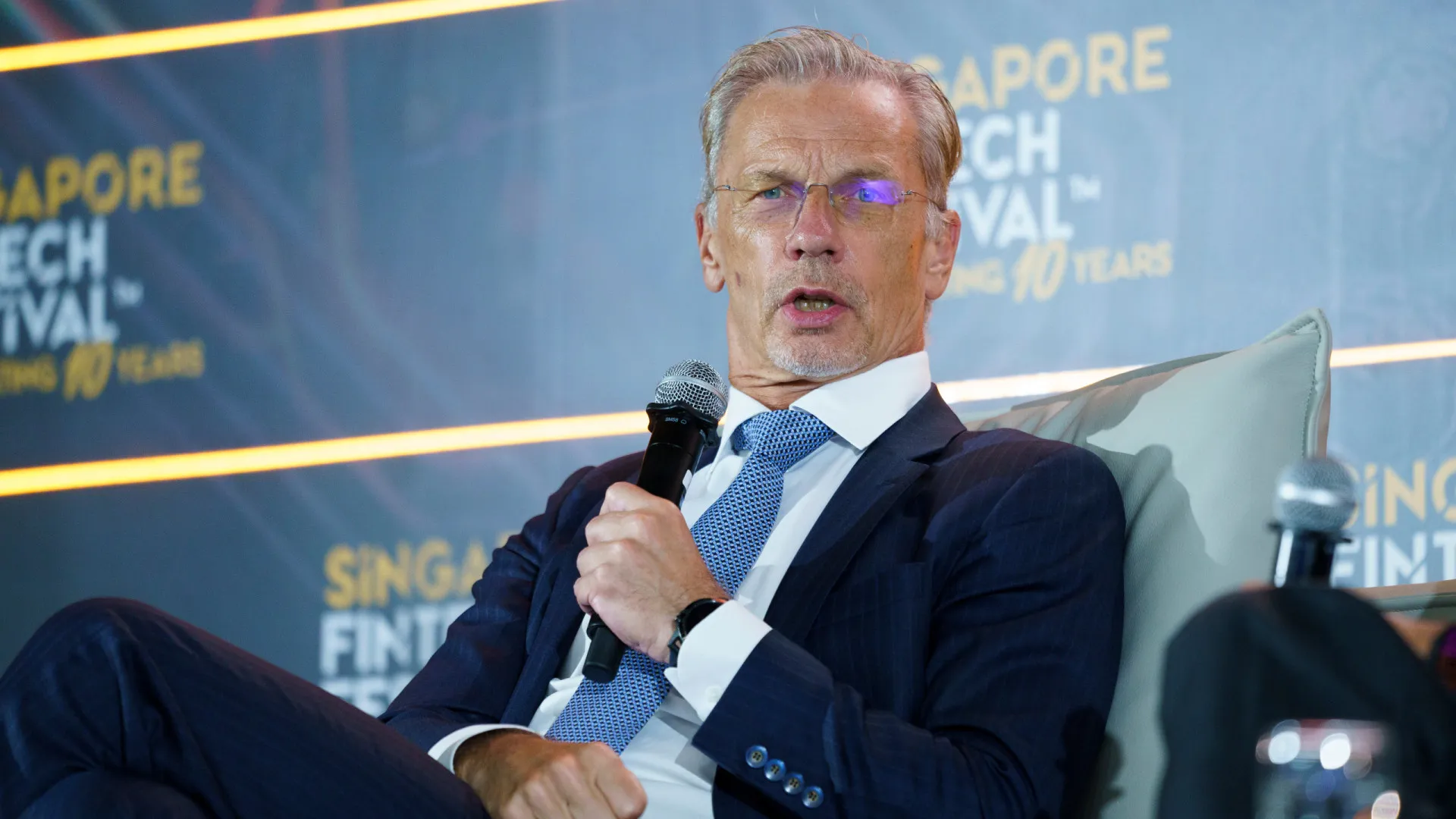 
                    Conselho Europeu nomeia Boris Vujcic para substituir Luis de Guindos
                