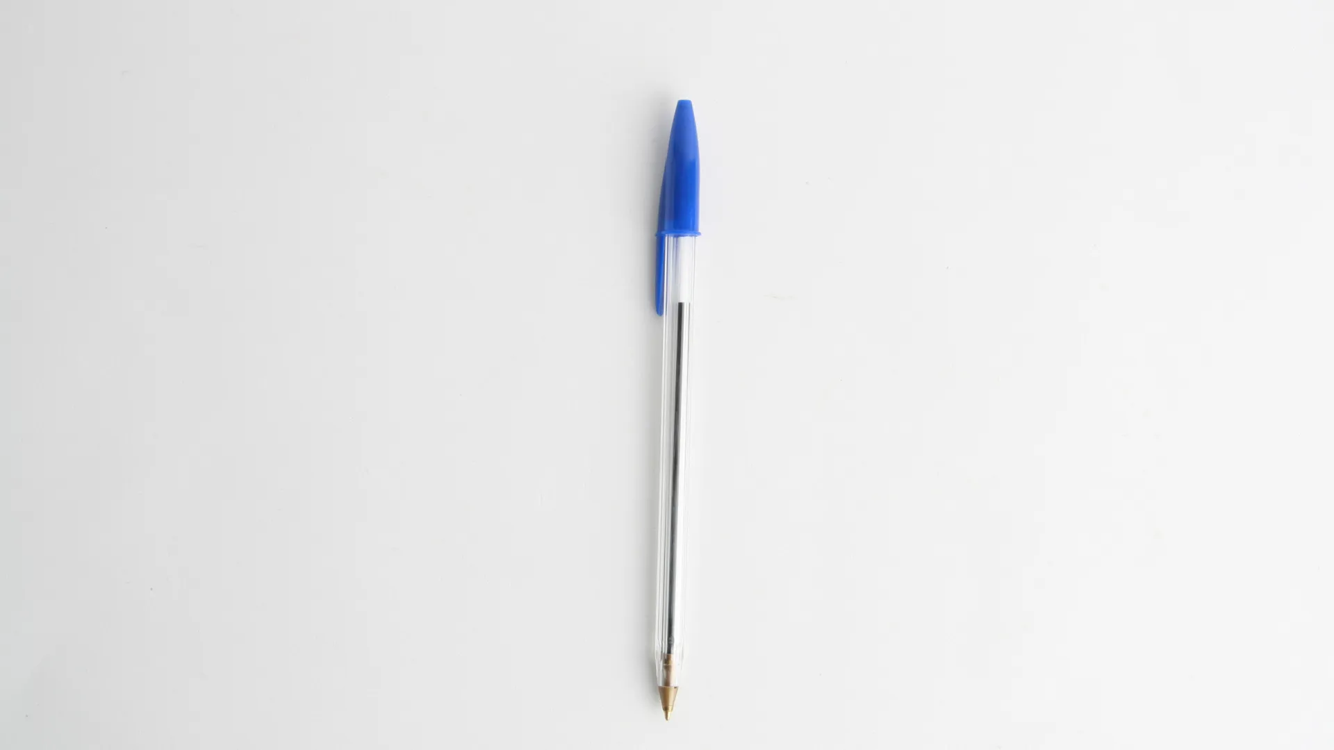 
                    Sabe porque é que as tampas das canetas têm um furo? Pode salvar vidas
                