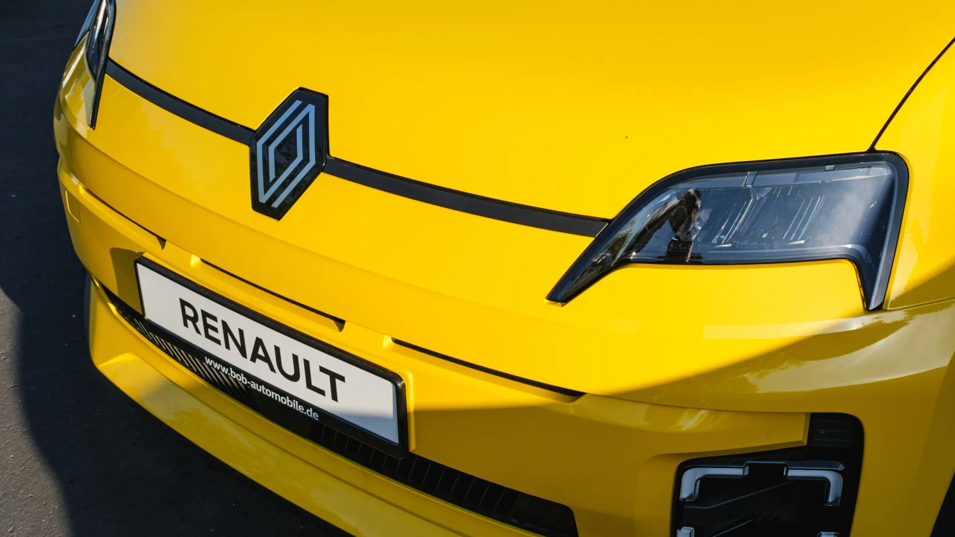 
                    Renault vendeu mais carros em 2025. Crescimento é de 3,2%
                
